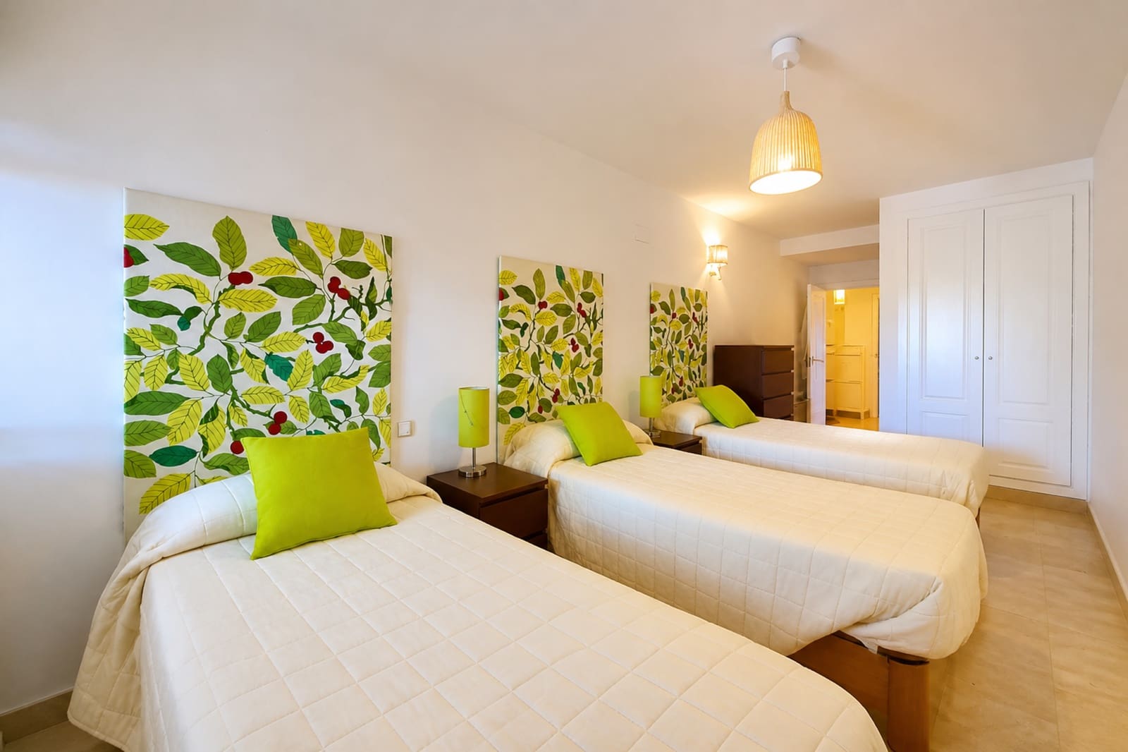 3 slaapkamer Appartement te koop in San Luis de Sabinillas met zwembad garage - € 750.000 (Ref: 10038099)