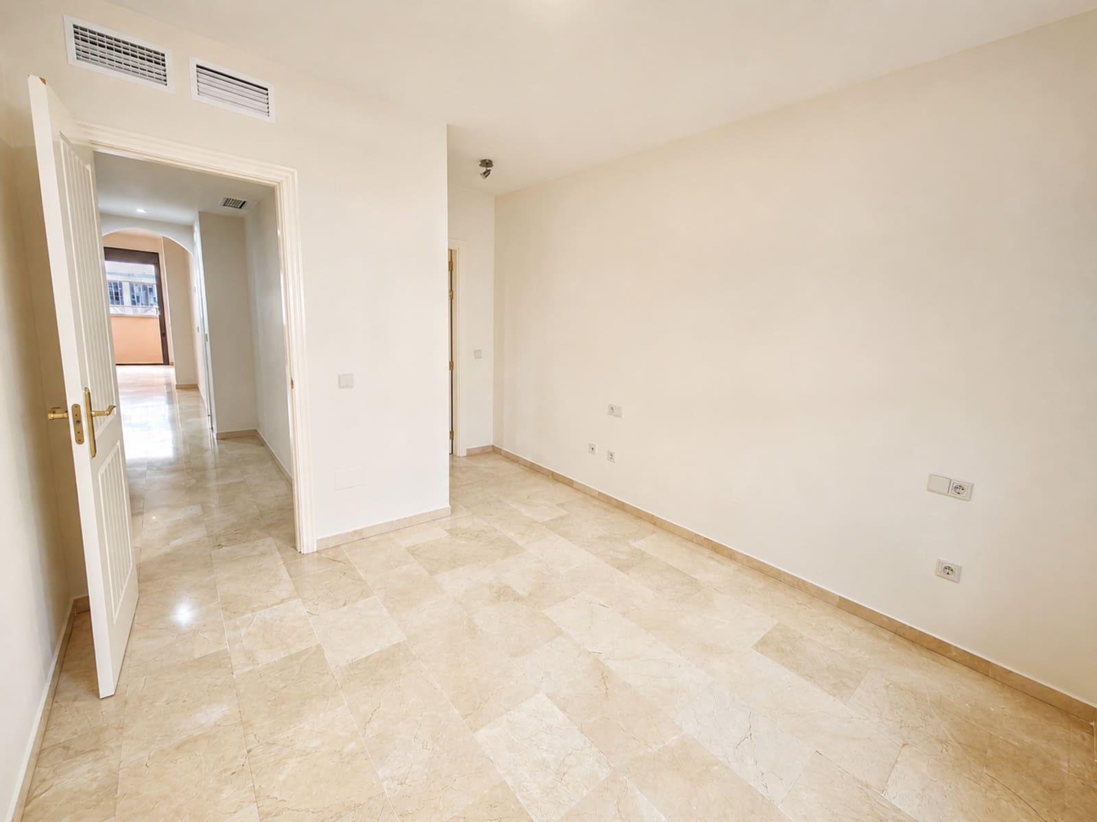 2 slaapkamer Appartement te koop in San Pedro de Alcantara met zwembad - € 320.000 (Ref: 10058738)
