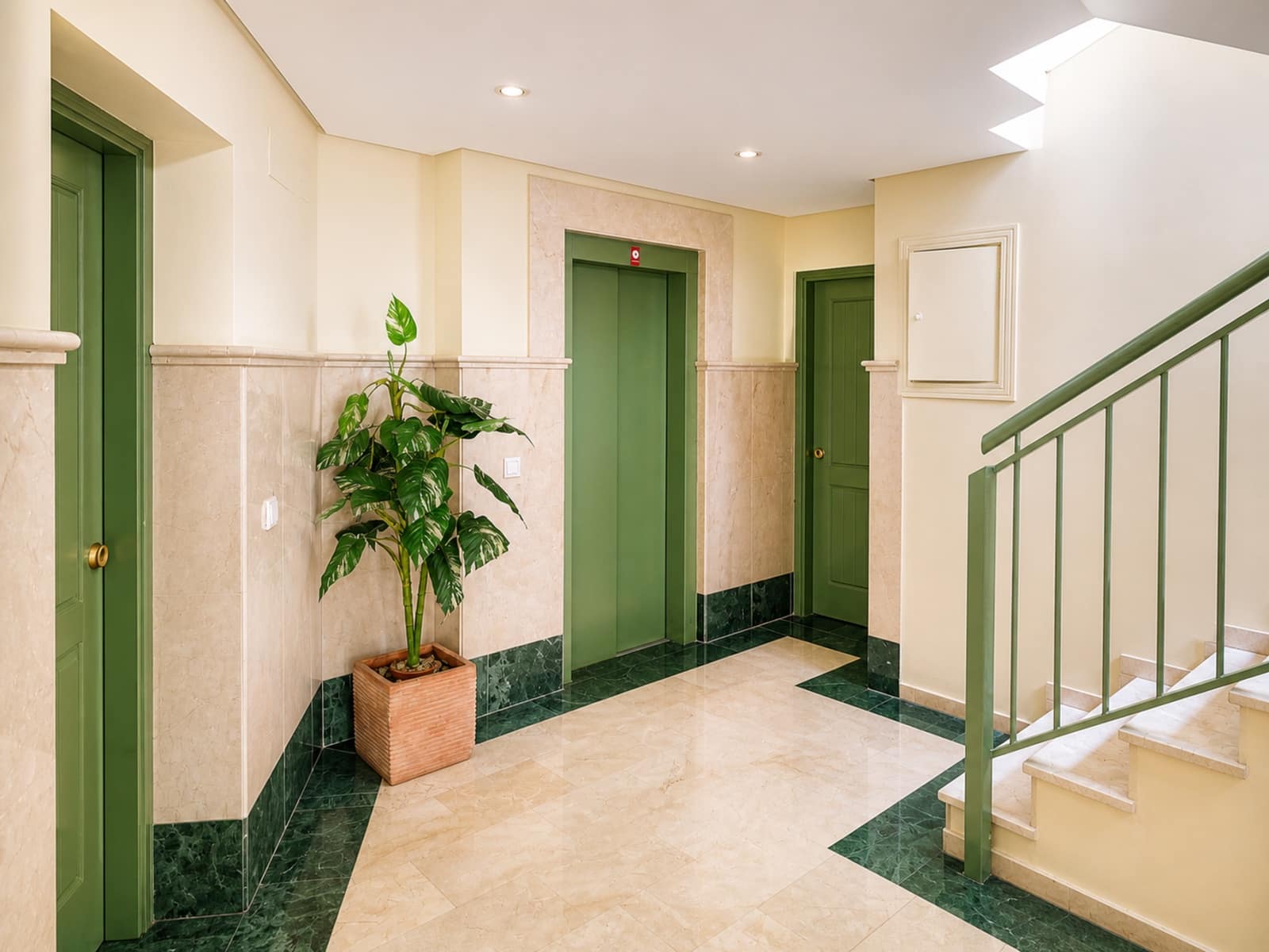 2 slaapkamer Appartement te koop in San Pedro de Alcantara met zwembad - € 320.000 (Ref: 10058738)
