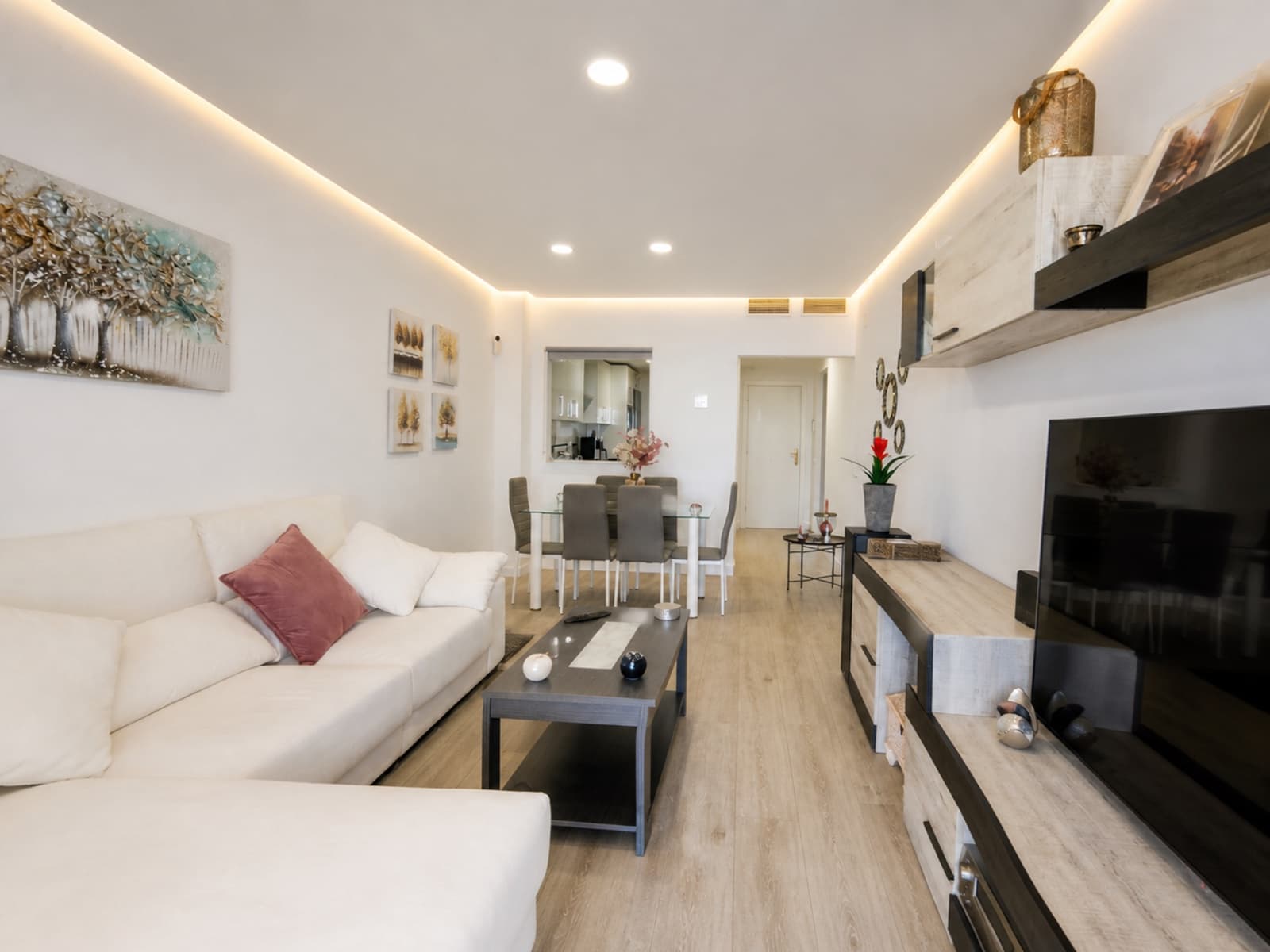 3 bedroom Apartment for sale in La Duquesa / Puerto de la Duquesa with pool garage - € 424,000 (Ref: 10058739)