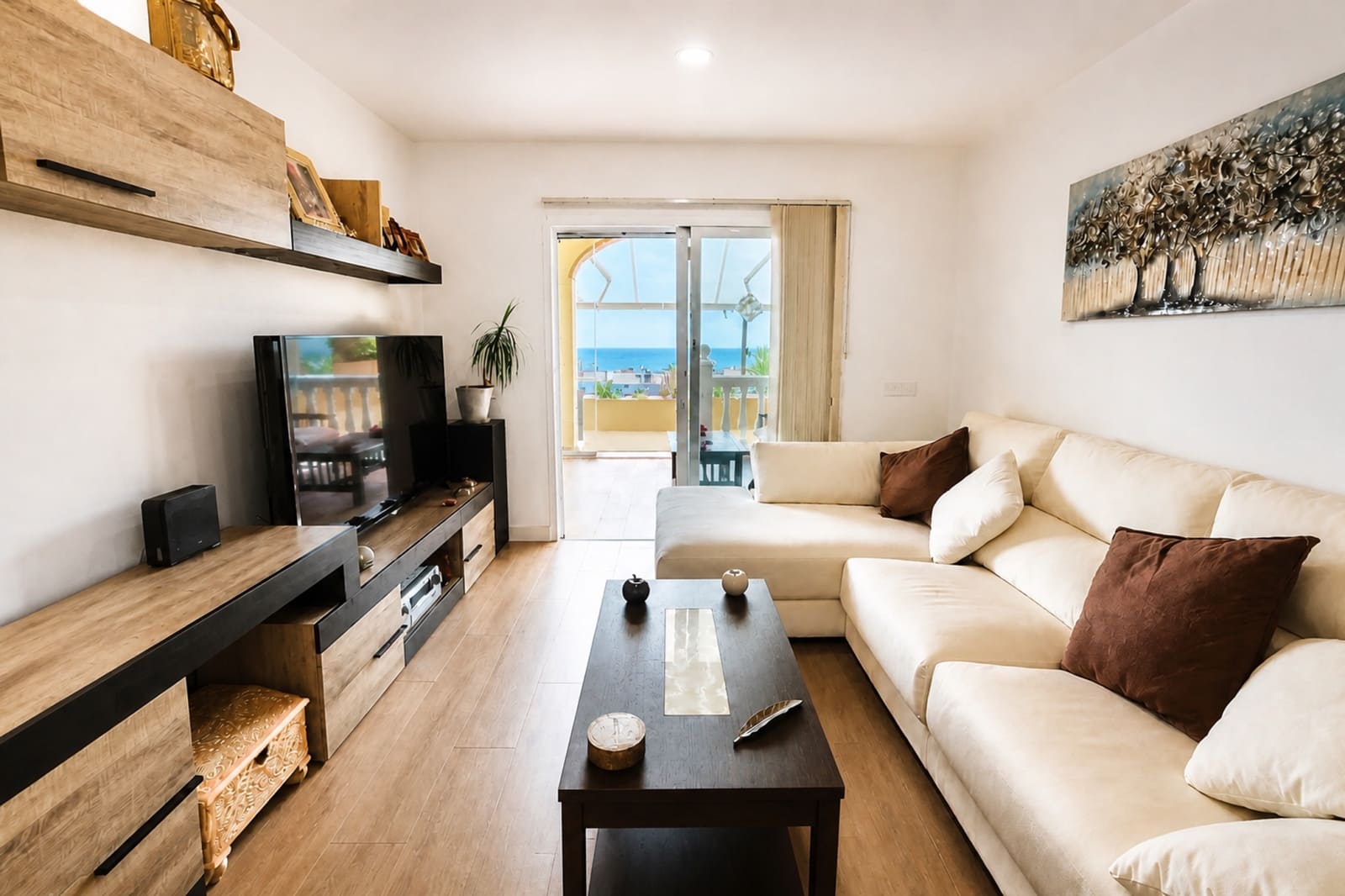 3 bedroom Apartment for sale in La Duquesa / Puerto de la Duquesa with pool garage - € 424,000 (Ref: 10058739)