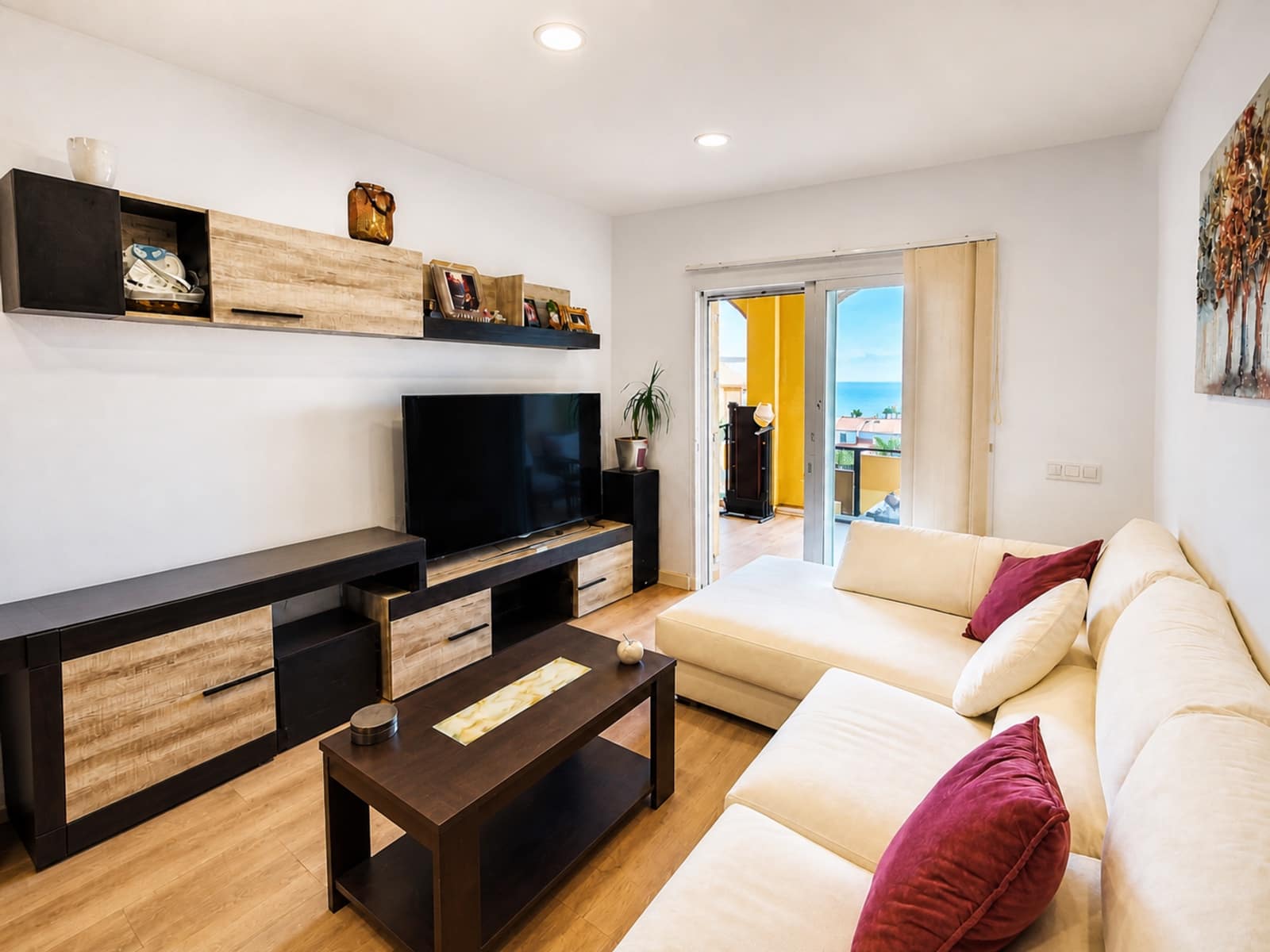 3 bedroom Apartment for sale in La Duquesa / Puerto de la Duquesa with pool garage - € 424,000 (Ref: 10058739)