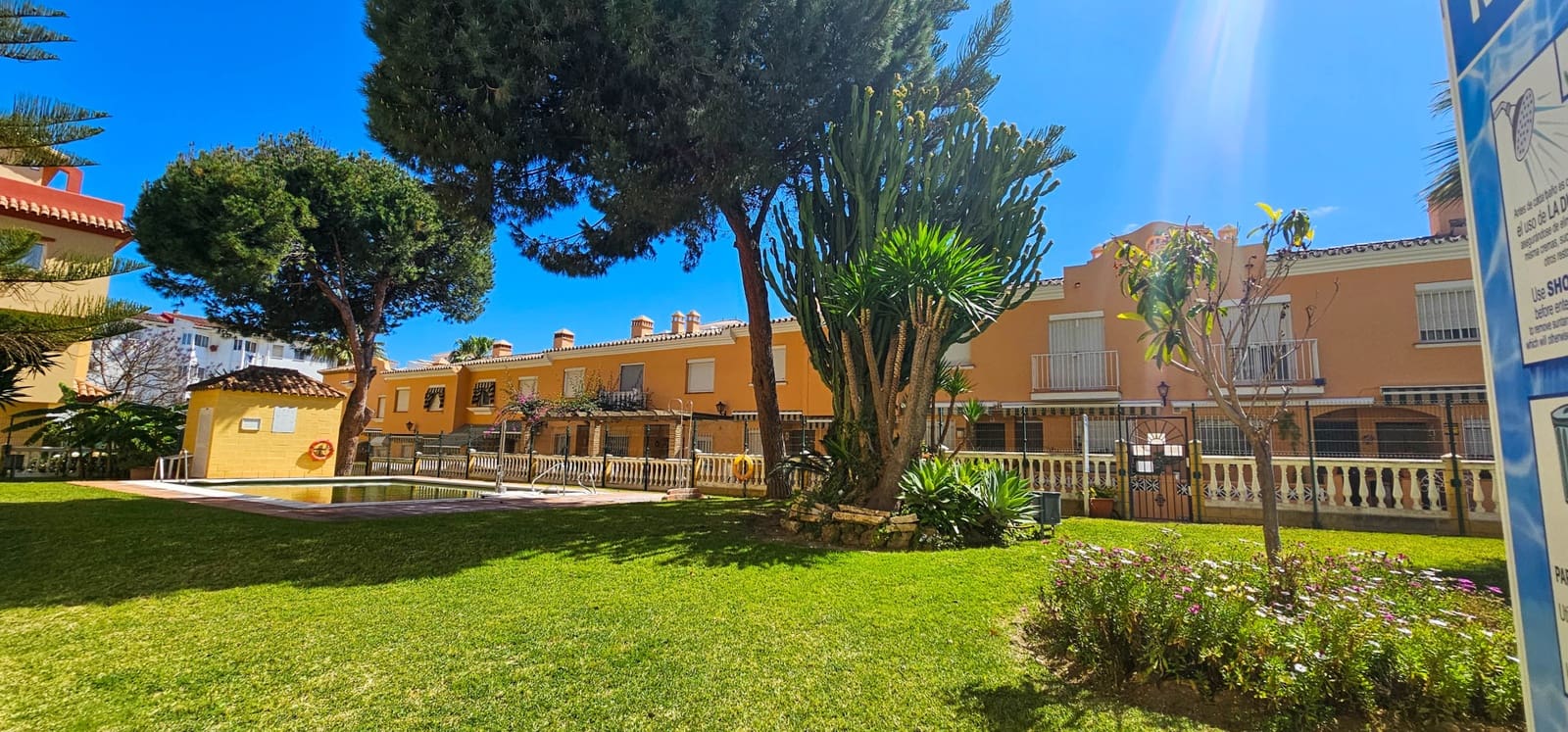 3 sovrum Semi-fristående Villa till salu i San Luis de Sabinillas med pool - 325 000 € (Ref: 10058740)