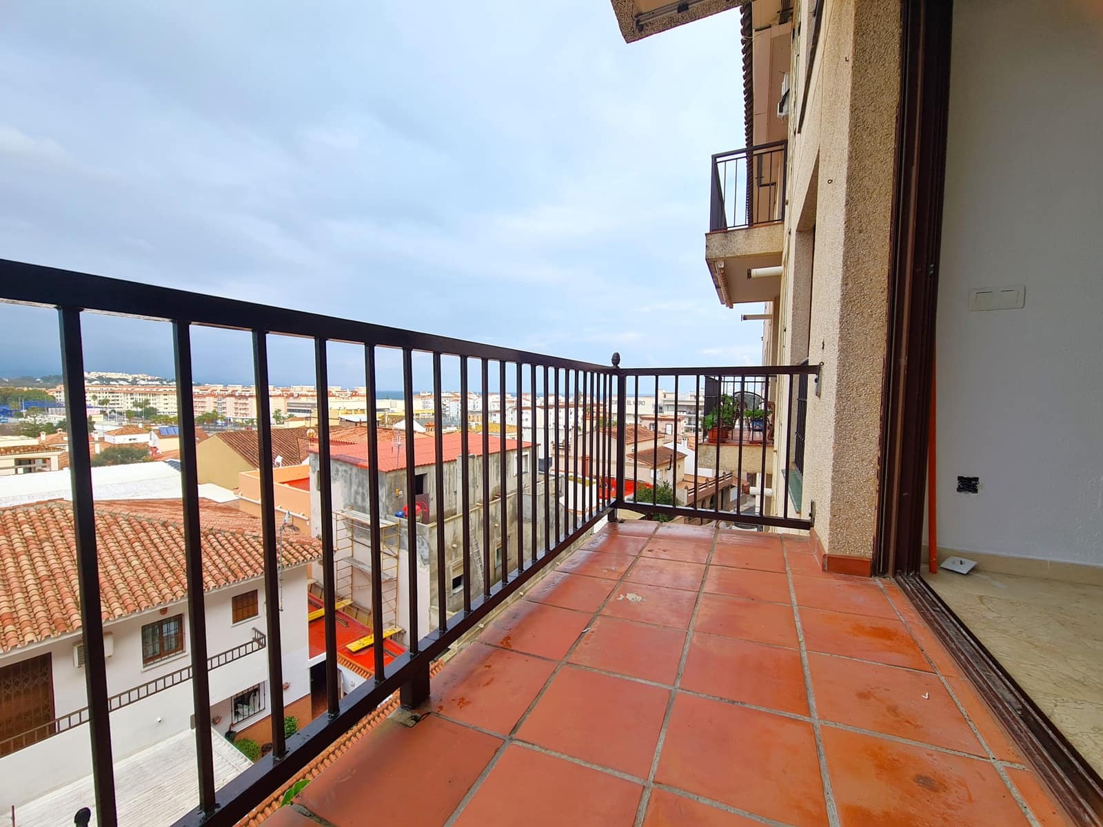 Apartamento para venda em Manilva com piscina - 178 500 € (Ref: 10072544)