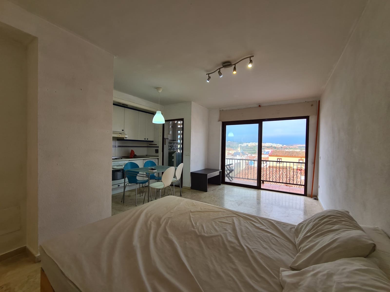 Apartamento para venda em Manilva com piscina - 178 500 € (Ref: 10072544)