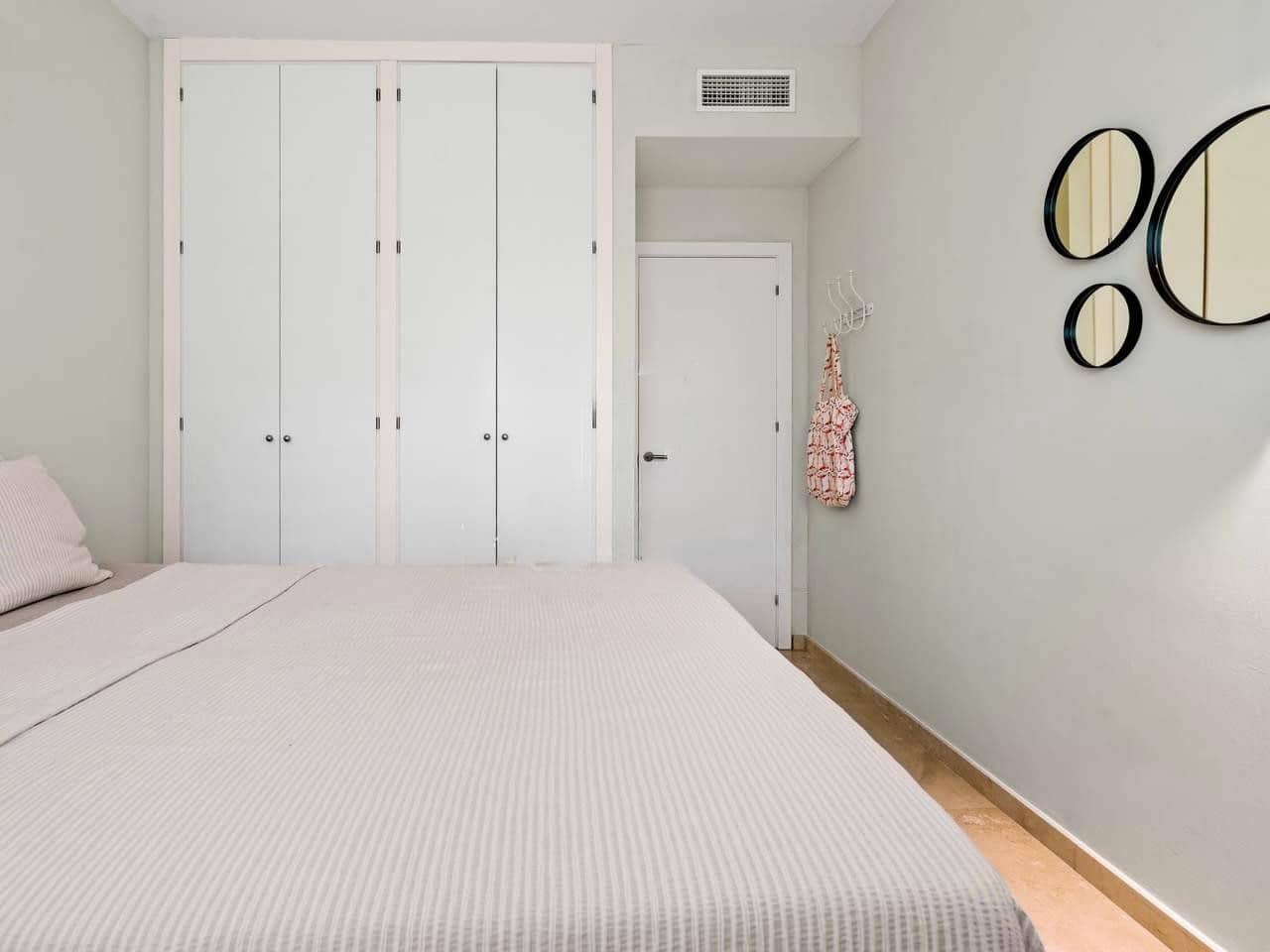 Apartamento de 2 habitaciones en Manilva en venta con piscina garaje - 345.000 € (Ref: 10085922)