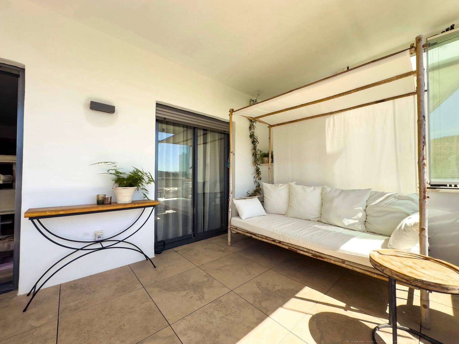 Apartamento de 2 habitaciones en Manilva en venta con piscina garaje - 345.000 € (Ref: 10085922)