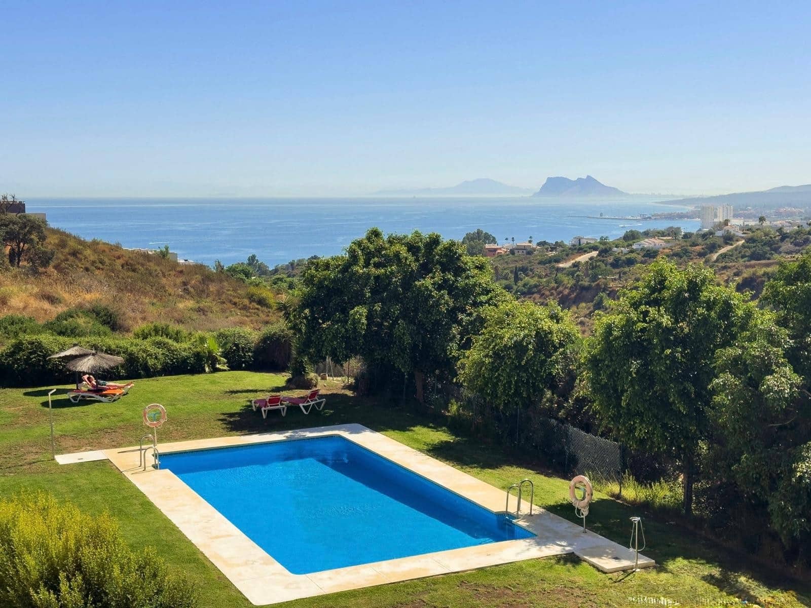 Apartamento de 2 habitaciones en Manilva en venta con piscina garaje - 345.000 € (Ref: 10085922)
