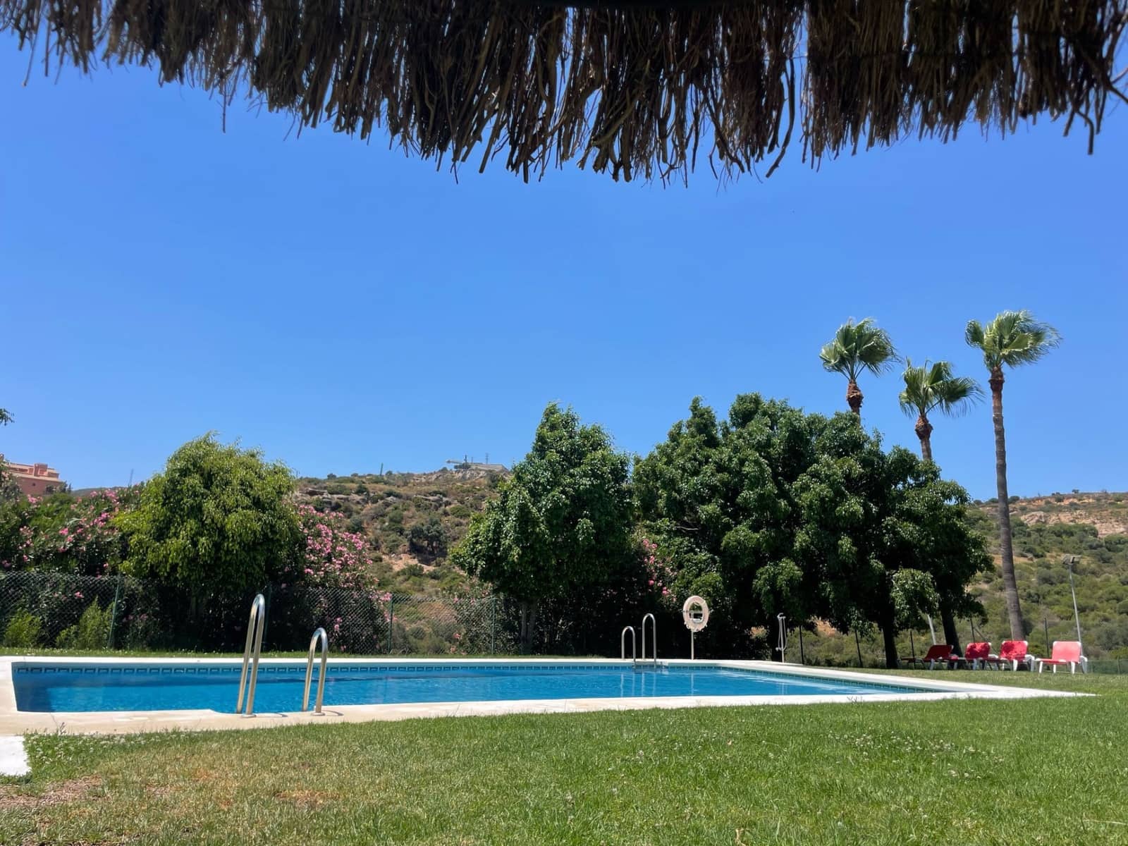 Apartamento de 2 habitaciones en Manilva en venta con piscina garaje - 345.000 € (Ref: 10085922)