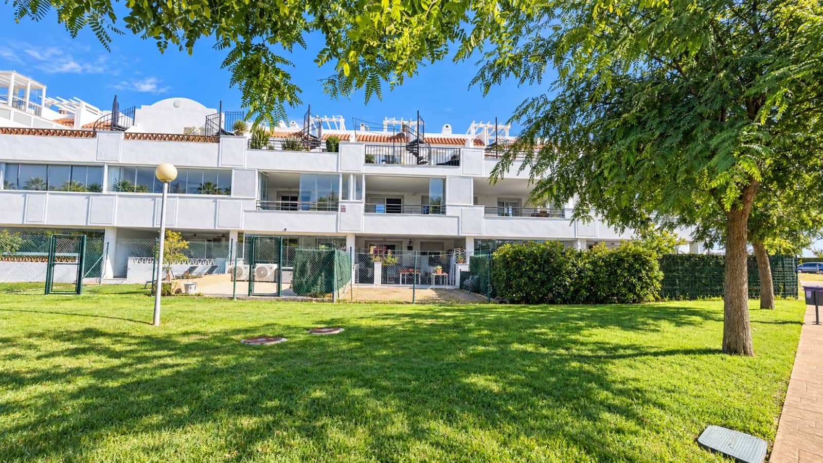 2 slaapkamer Appartement te koop in Casares met garage - € 255.000 (Ref: 10094360)