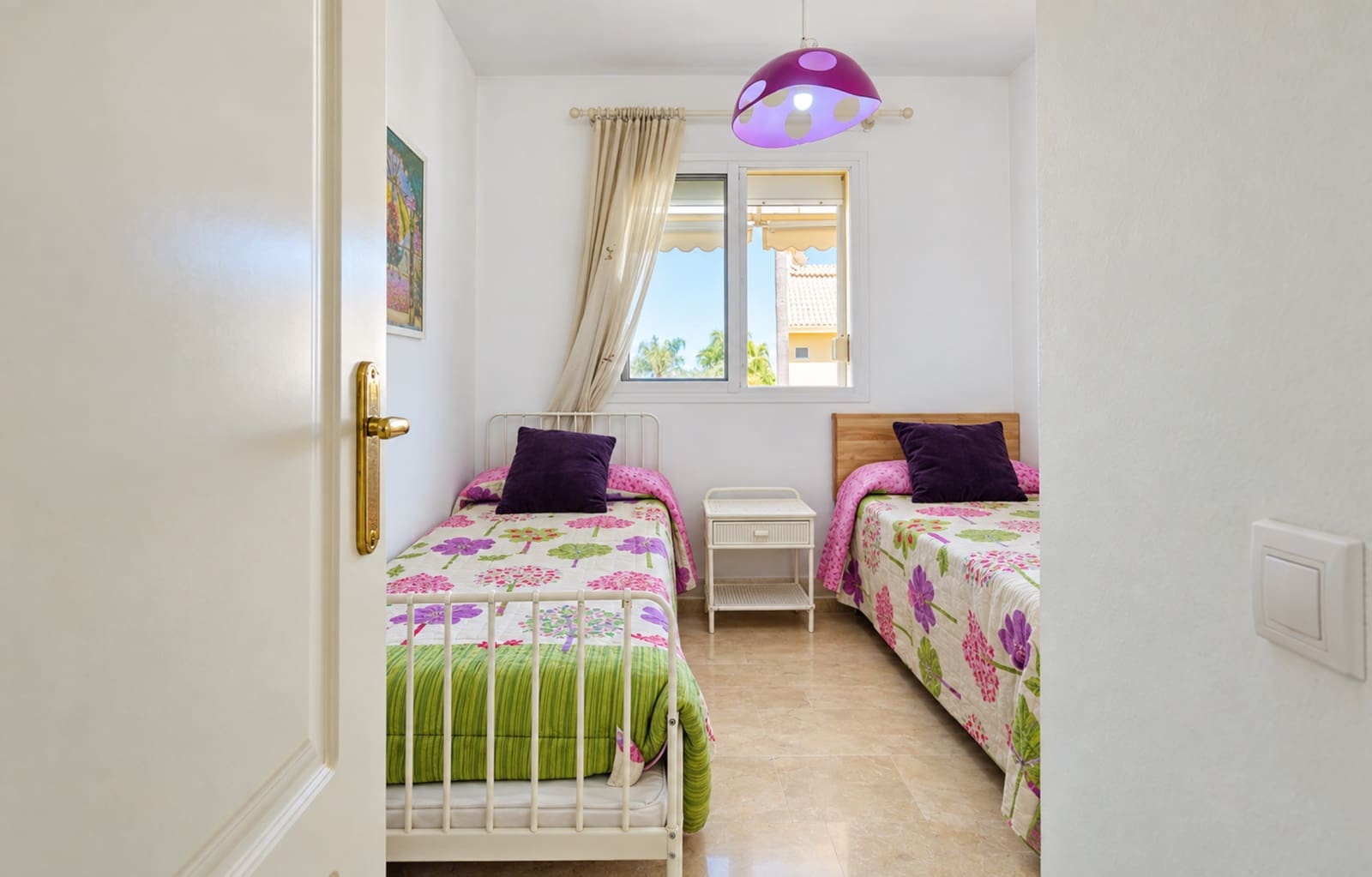 2 soverom Leilighet til salgs i La Duquesa / Puerto de la Duquesa med svømmebasseng garasje - € 215 000 (Ref: 10094362)