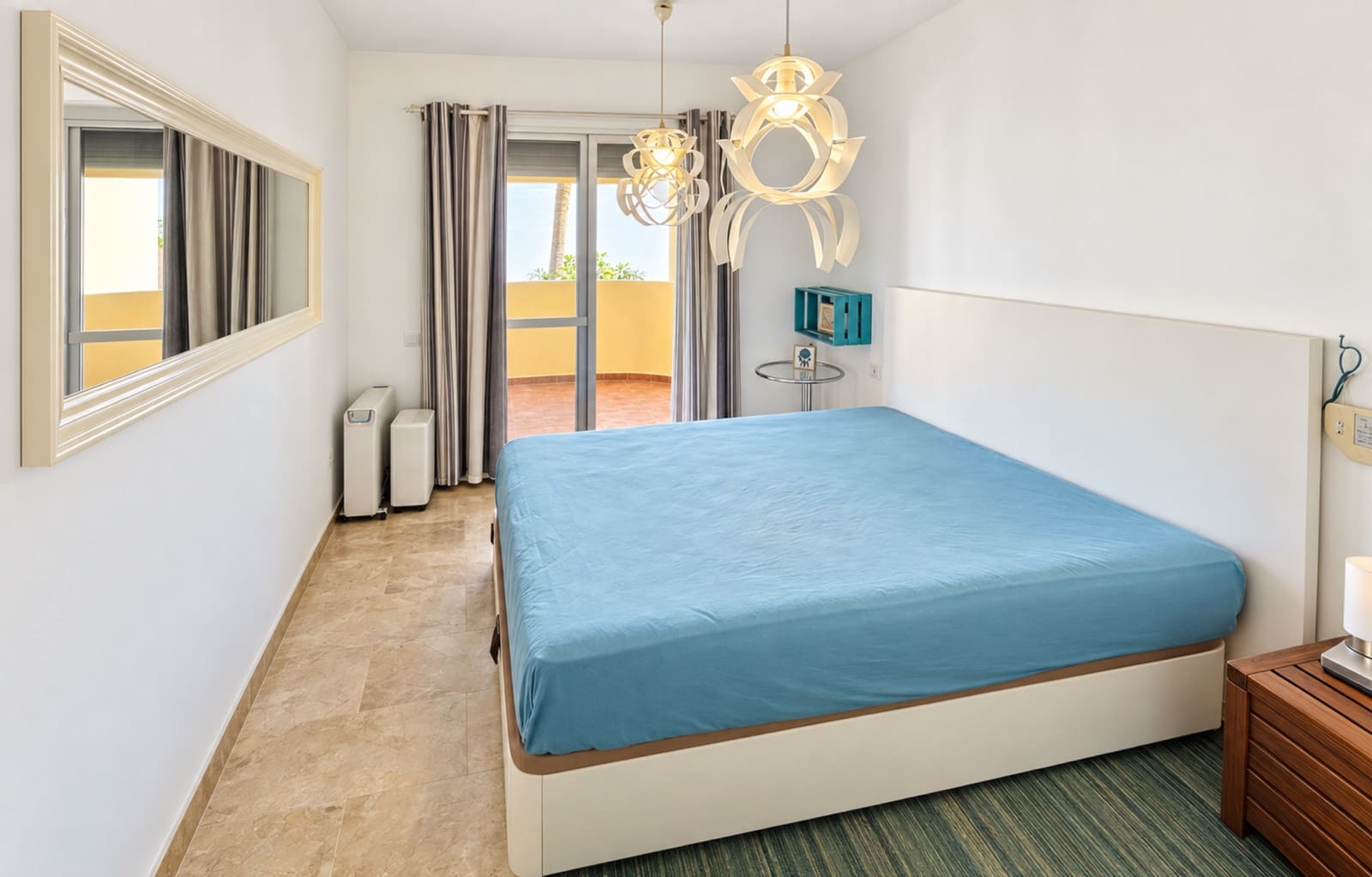 2 soverom Leilighet til salgs i La Duquesa / Puerto de la Duquesa med svømmebasseng garasje - € 215 000 (Ref: 10094362)
