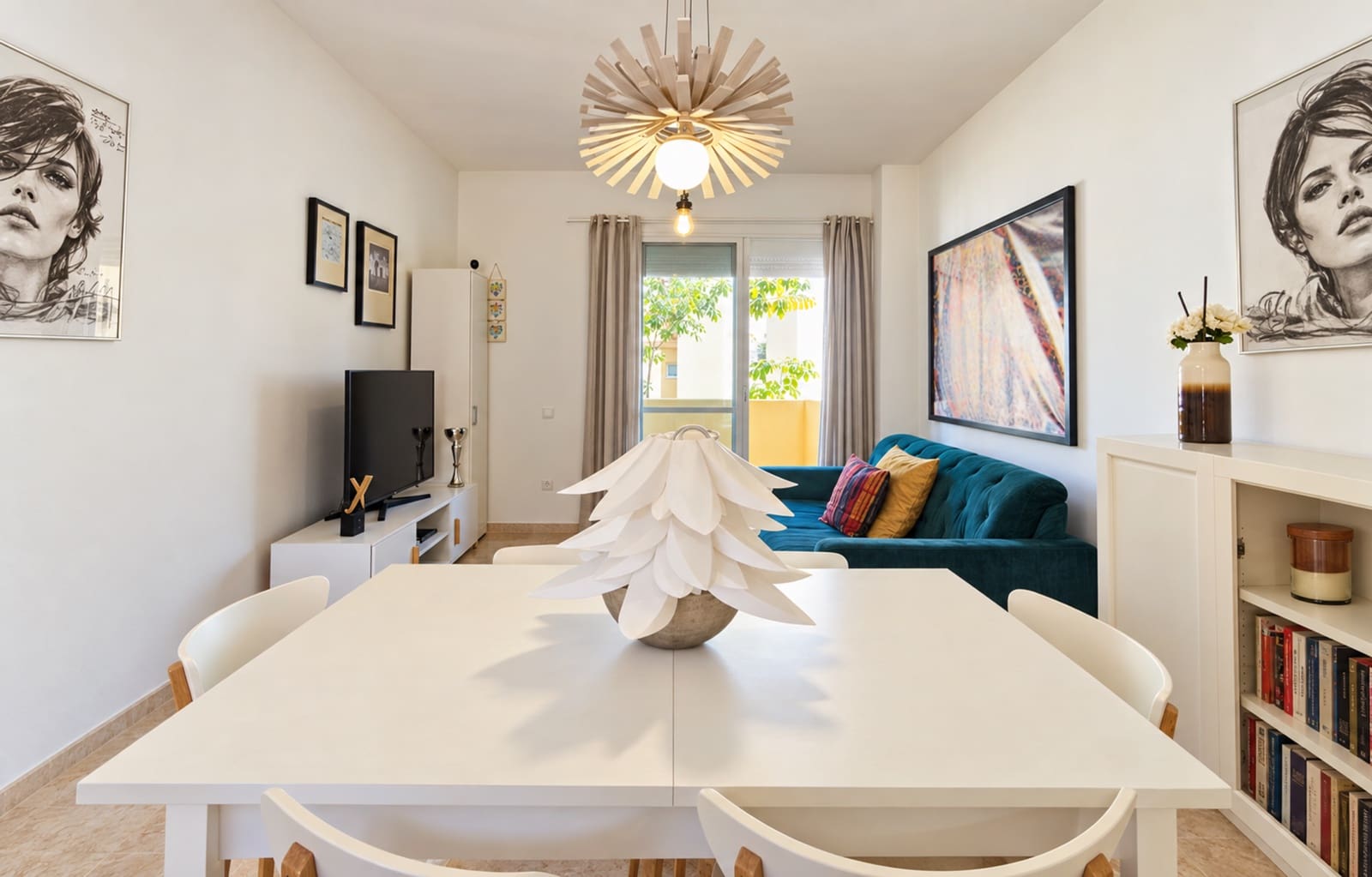 2 soverom Leilighet til salgs i La Duquesa / Puerto de la Duquesa med svømmebasseng garasje - € 215 000 (Ref: 10094362)