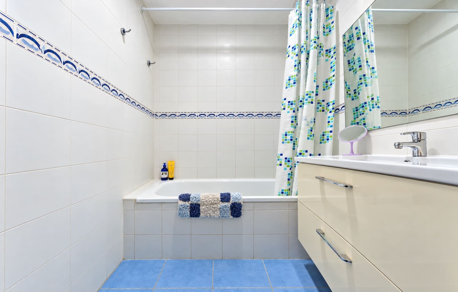 2 soverom Leilighet til salgs i La Duquesa / Puerto de la Duquesa med svømmebasseng garasje - € 215 000 (Ref: 10094362)
