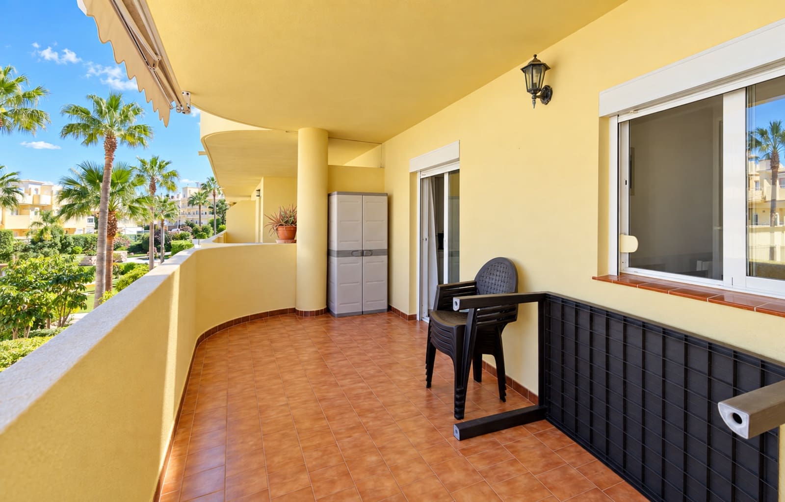 2 soverom Leilighet til salgs i La Duquesa / Puerto de la Duquesa med svømmebasseng garasje - € 215 000 (Ref: 10094362)