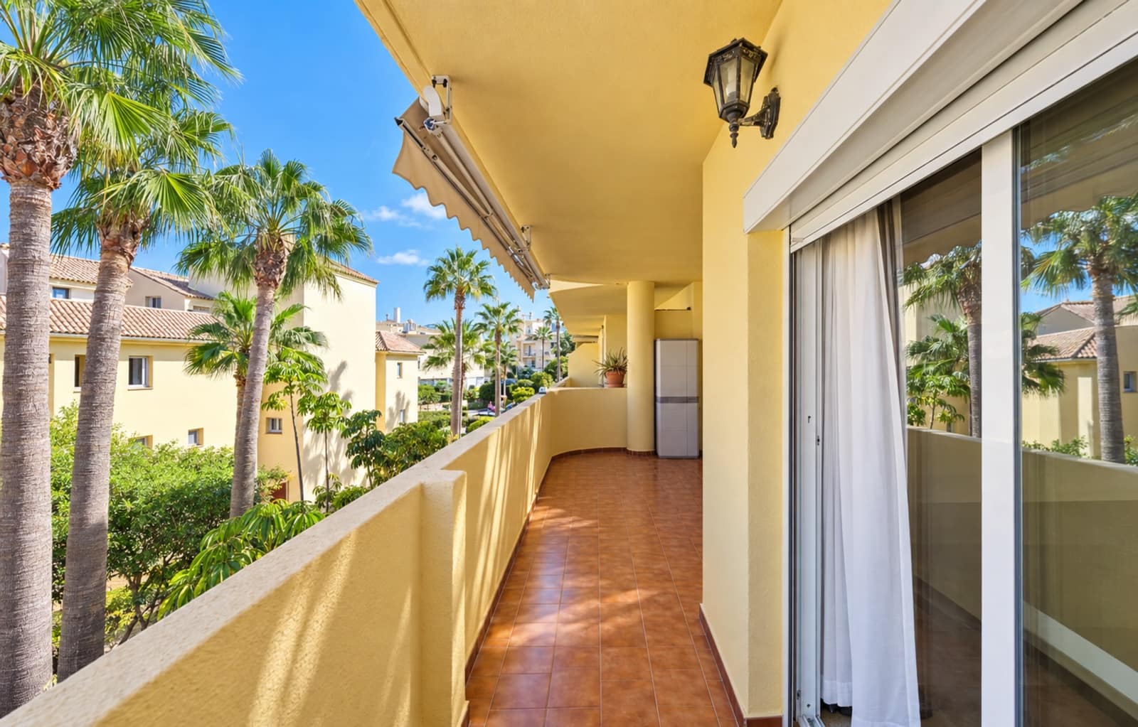 2 soverom Leilighet til salgs i La Duquesa / Puerto de la Duquesa med svømmebasseng garasje - € 215 000 (Ref: 10094362)