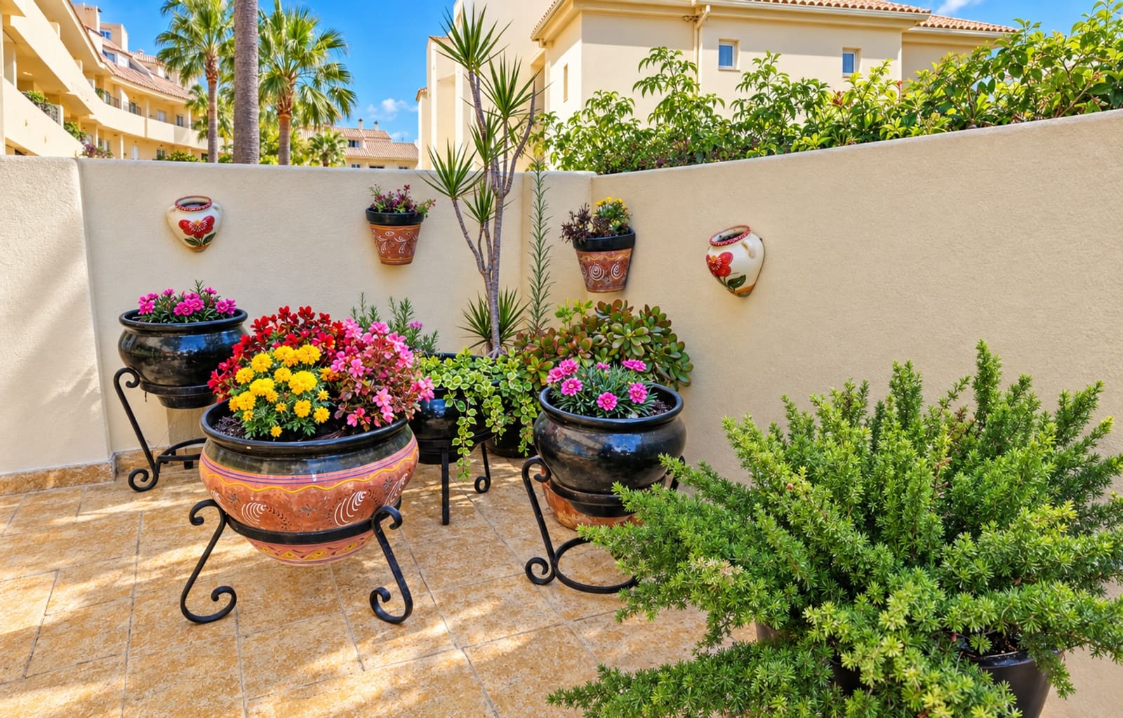 2 soverom Leilighet til salgs i La Duquesa / Puerto de la Duquesa med svømmebasseng garasje - € 215 000 (Ref: 10094362)