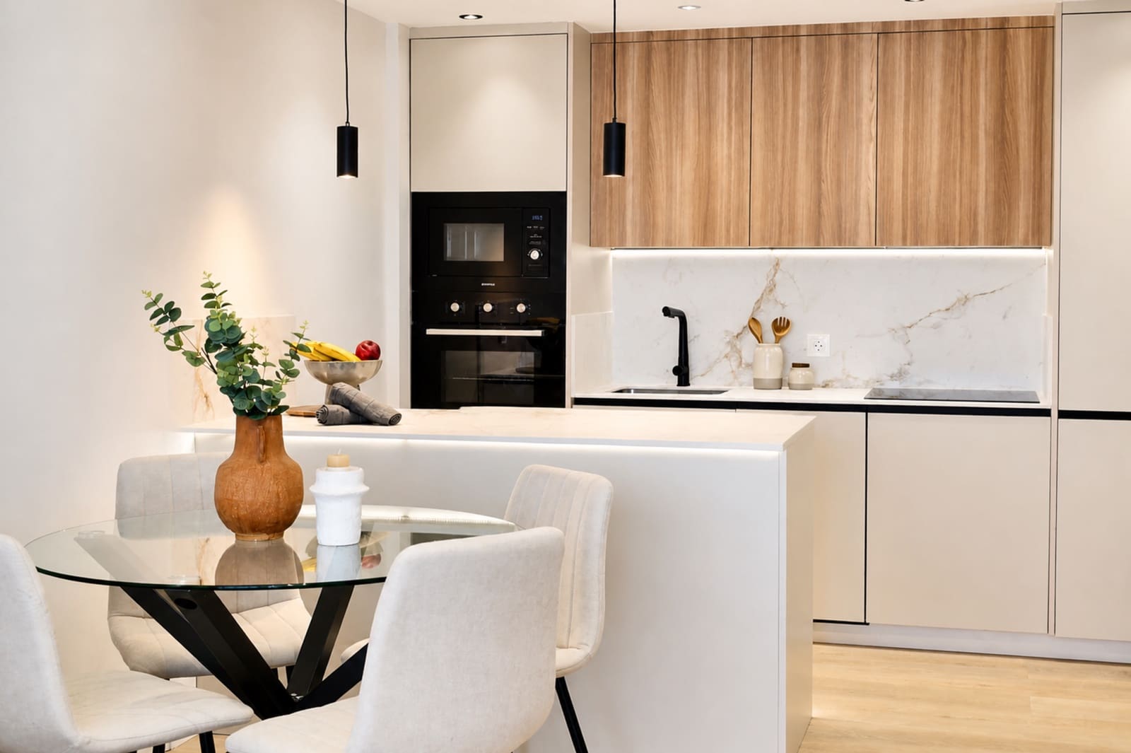 Apartamento de 2 habitaciones en San Luis de Sabinillas en venta con piscina - 289.000 € (Ref: 10094363)