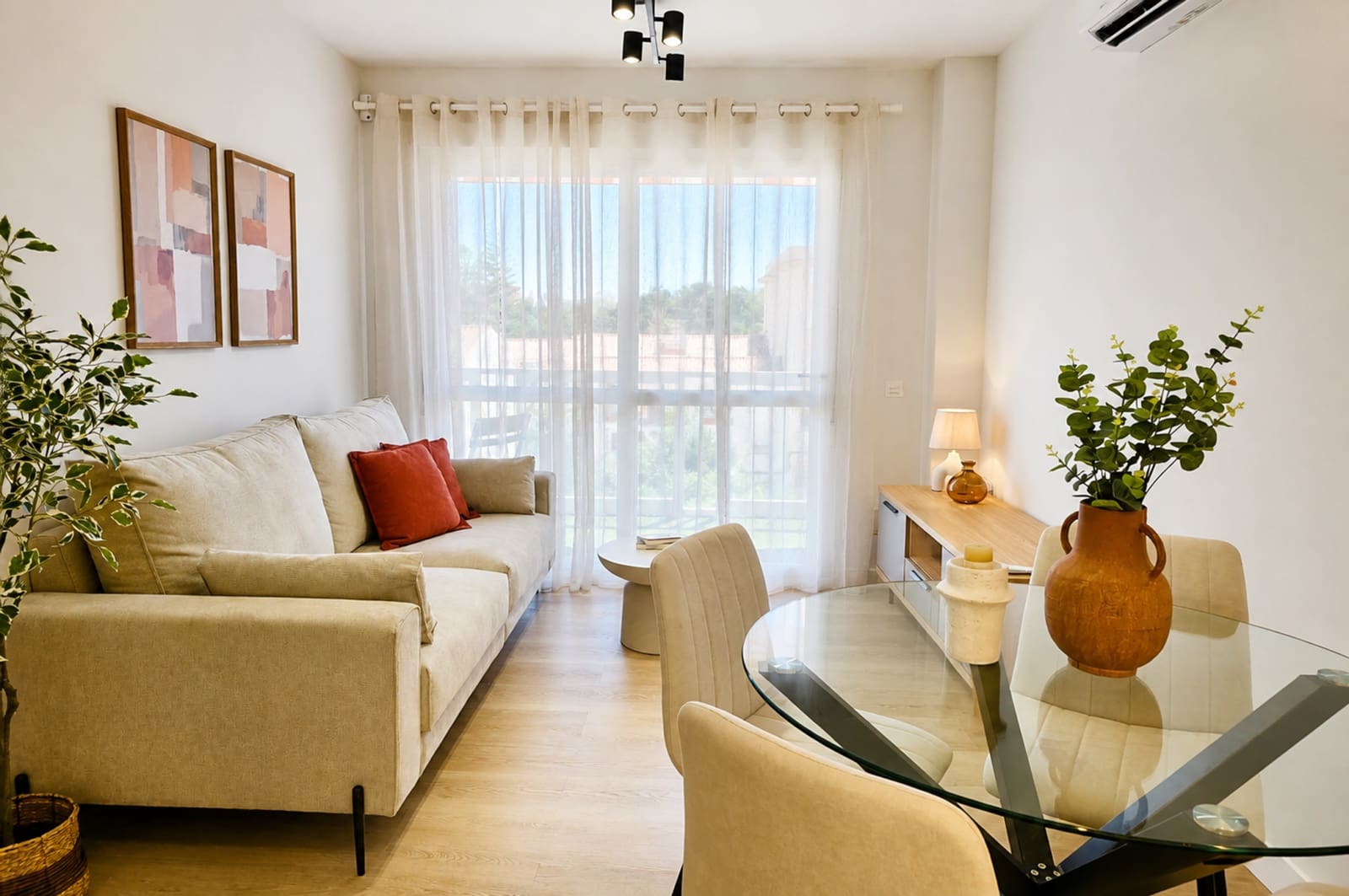 Apartamento de 2 habitaciones en San Luis de Sabinillas en venta con piscina - 289.000 € (Ref: 10094363)