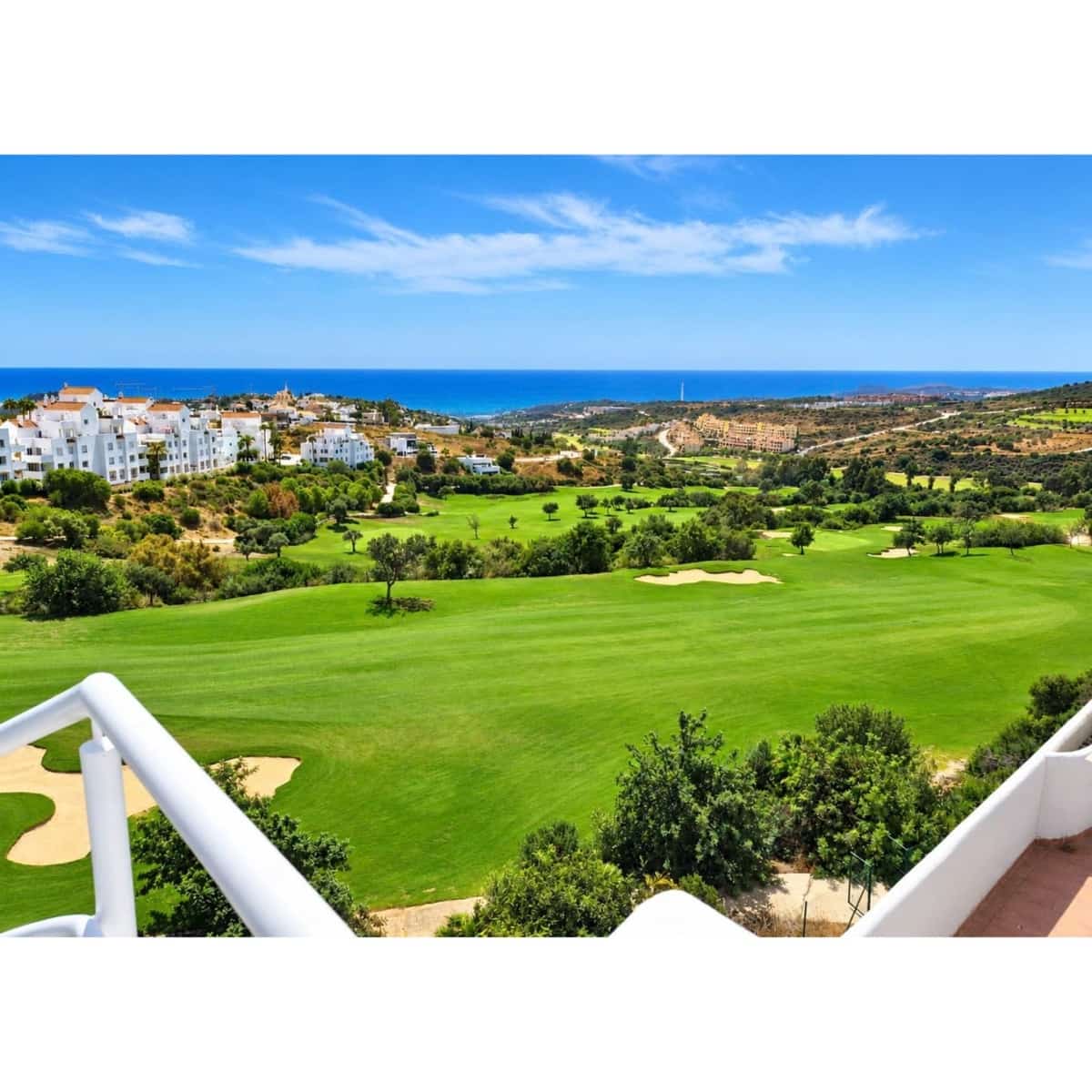 2 soverom Penthouse til salgs i Estepona med svømmebasseng garasje - € 350 000 (Ref: 10098176)