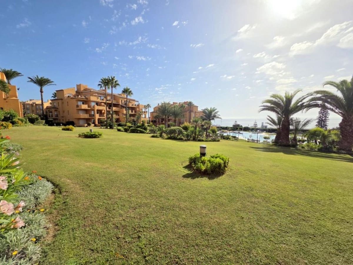 3 soverom Leilighet til salgs i La Duquesa / Puerto de la Duquesa med svømmebasseng garasje - € 750 000 (Ref: 10098177)