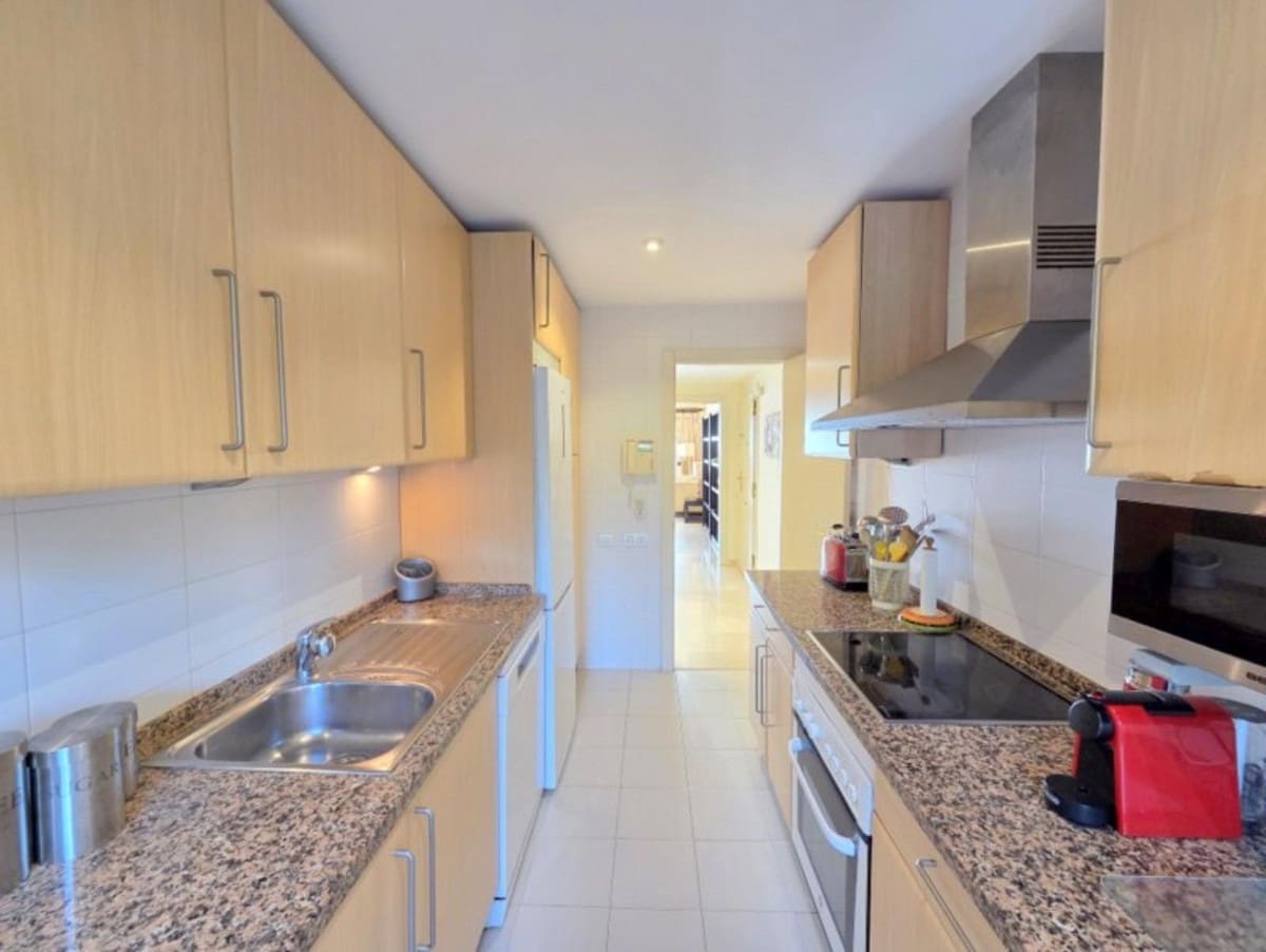 3 soverom Leilighet til salgs i La Duquesa / Puerto de la Duquesa med svømmebasseng garasje - € 750 000 (Ref: 10098177)