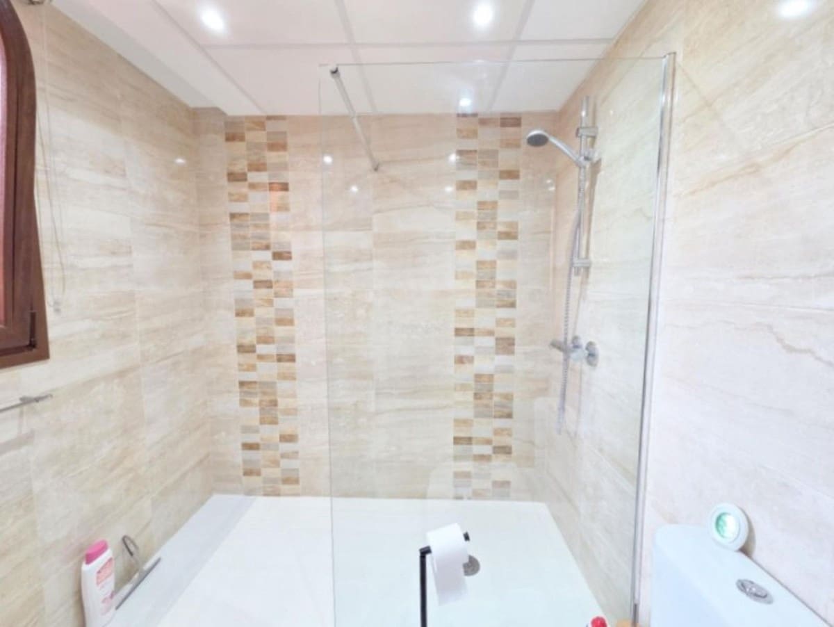 Apartamento de 3 habitaciones en La Duquesa / Puerto de la Duquesa en venta con piscina garaje - 479.000 € (Ref: 10100093)
