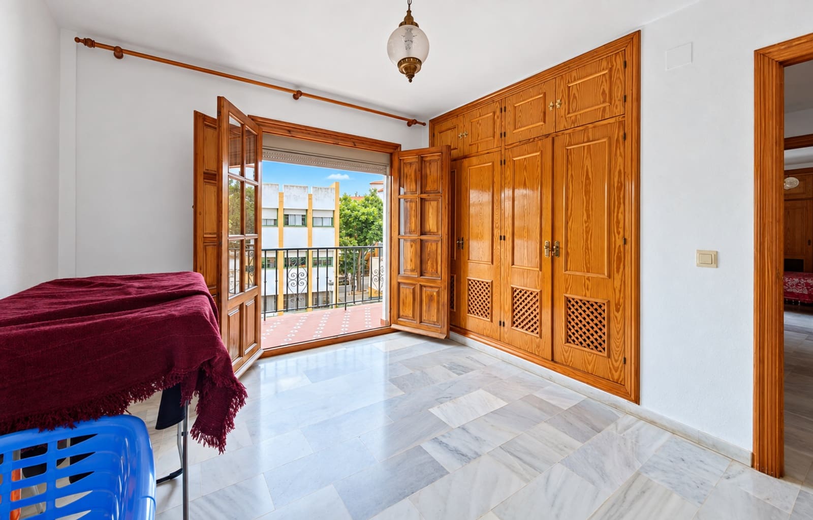 5 soveværelse Semi-Rækkehus til salg i Estepona - € 790.000 (Ref: 10142357)