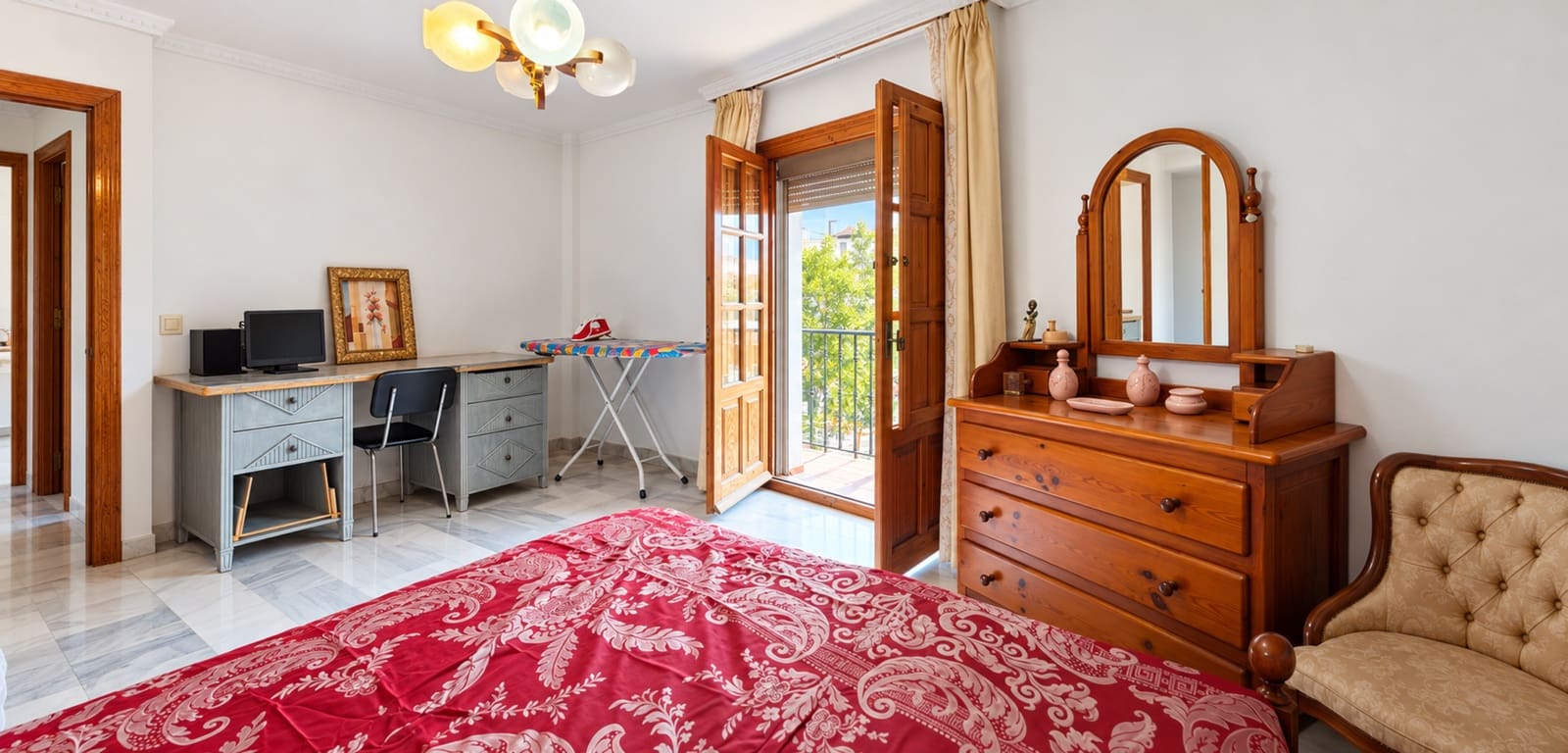 5 soveværelse Semi-Rækkehus til salg i Estepona - € 790.000 (Ref: 10142357)