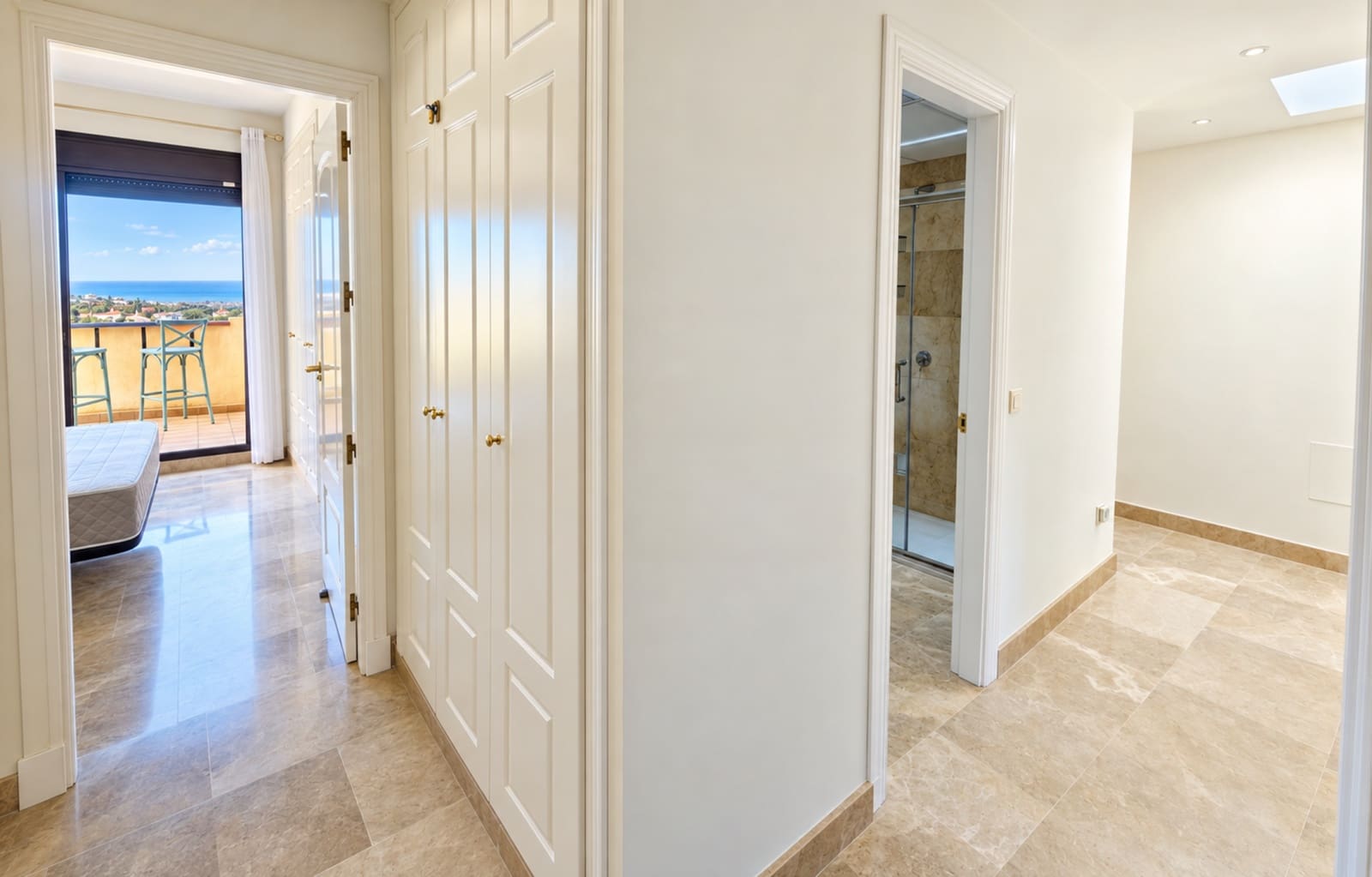2 quarto Penthouse para venda em La Duquesa / Puerto de la Duquesa com piscina garagem - 259 000 € (Ref: 10159272)