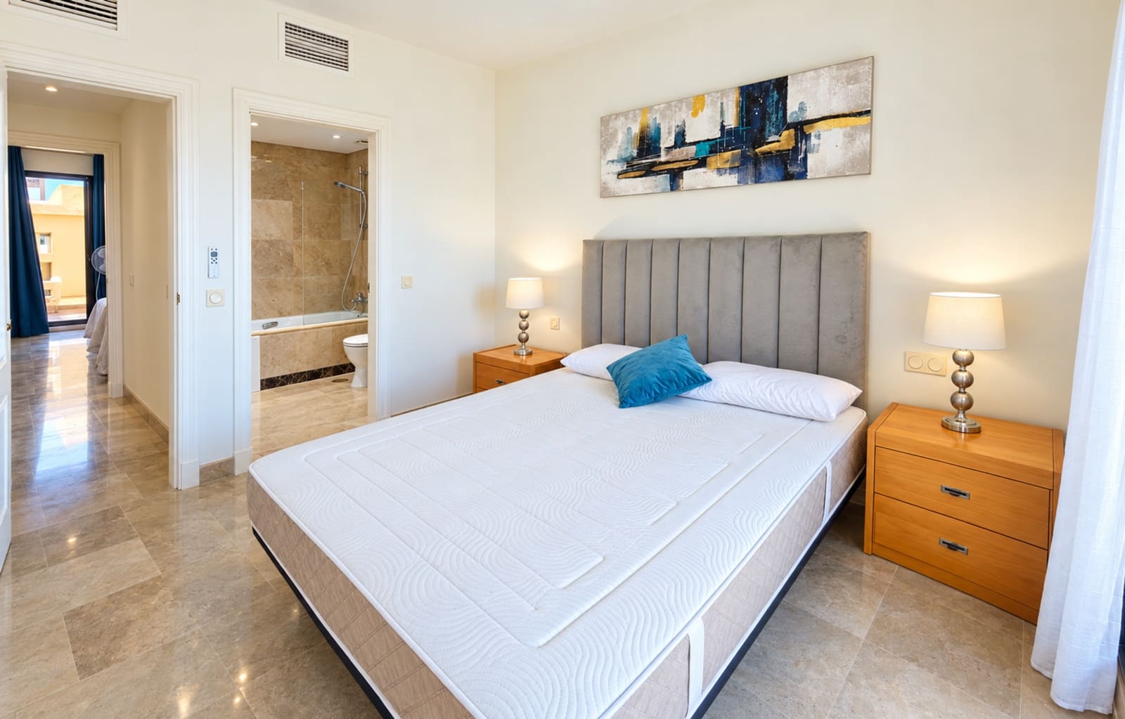 2 quarto Penthouse para venda em La Duquesa / Puerto de la Duquesa com piscina garagem - 259 000 € (Ref: 10159272)