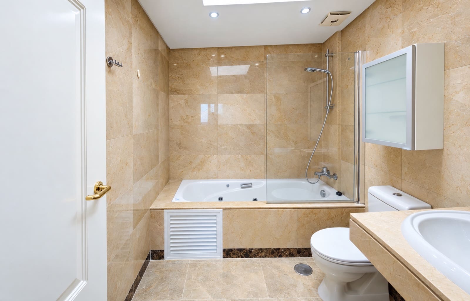 2 quarto Penthouse para venda em La Duquesa / Puerto de la Duquesa com piscina garagem - 259 000 € (Ref: 10159272)