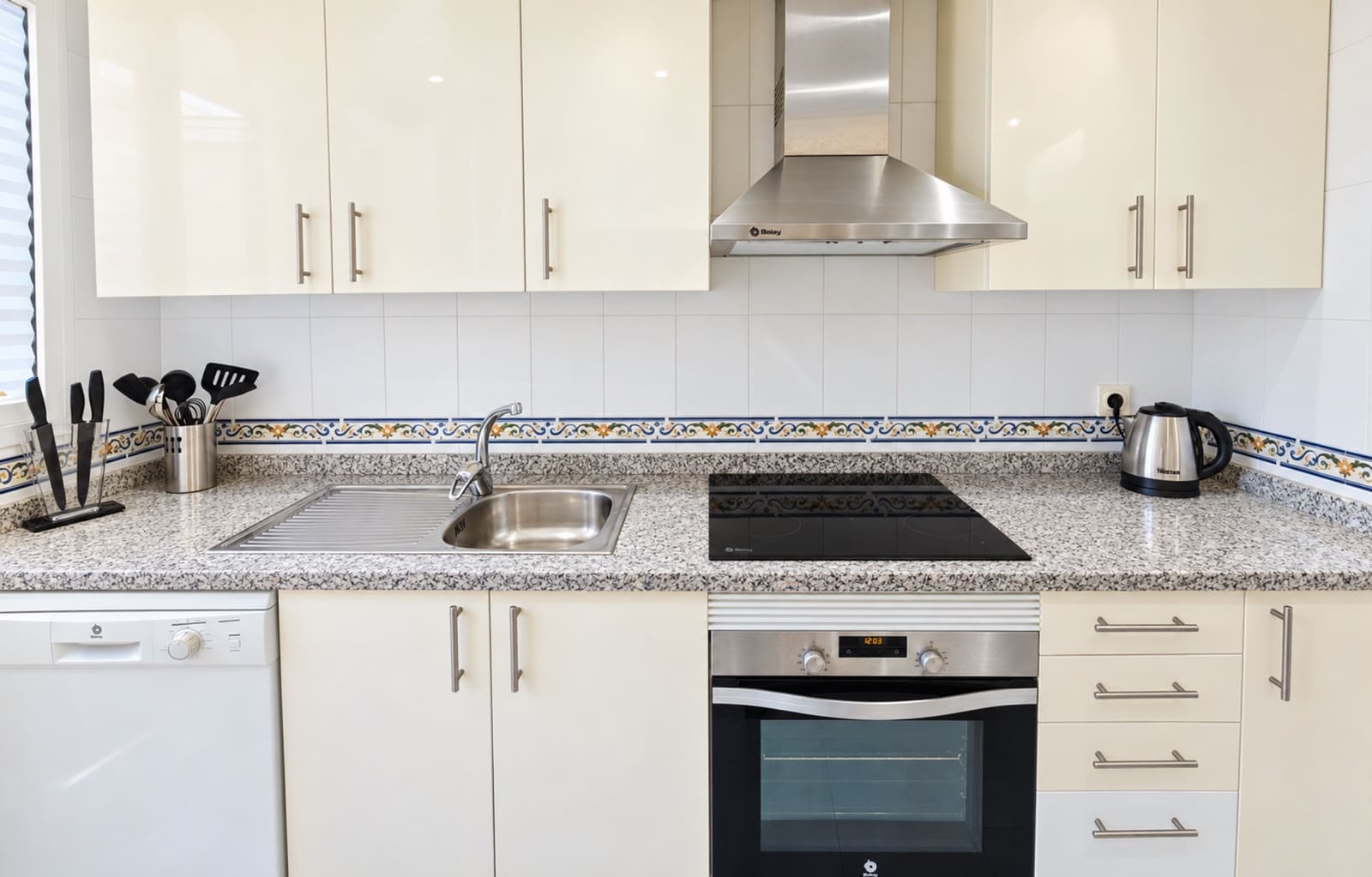 2 quarto Penthouse para venda em La Duquesa / Puerto de la Duquesa com piscina garagem - 259 000 € (Ref: 10159272)