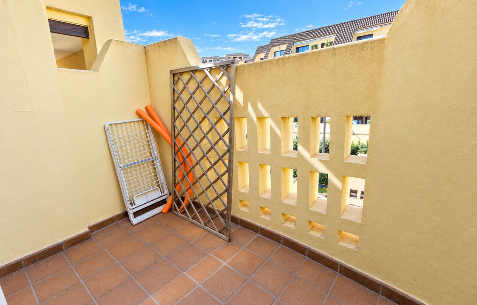 2 quarto Penthouse para venda em La Duquesa / Puerto de la Duquesa com piscina garagem - 259 000 € (Ref: 10159272)