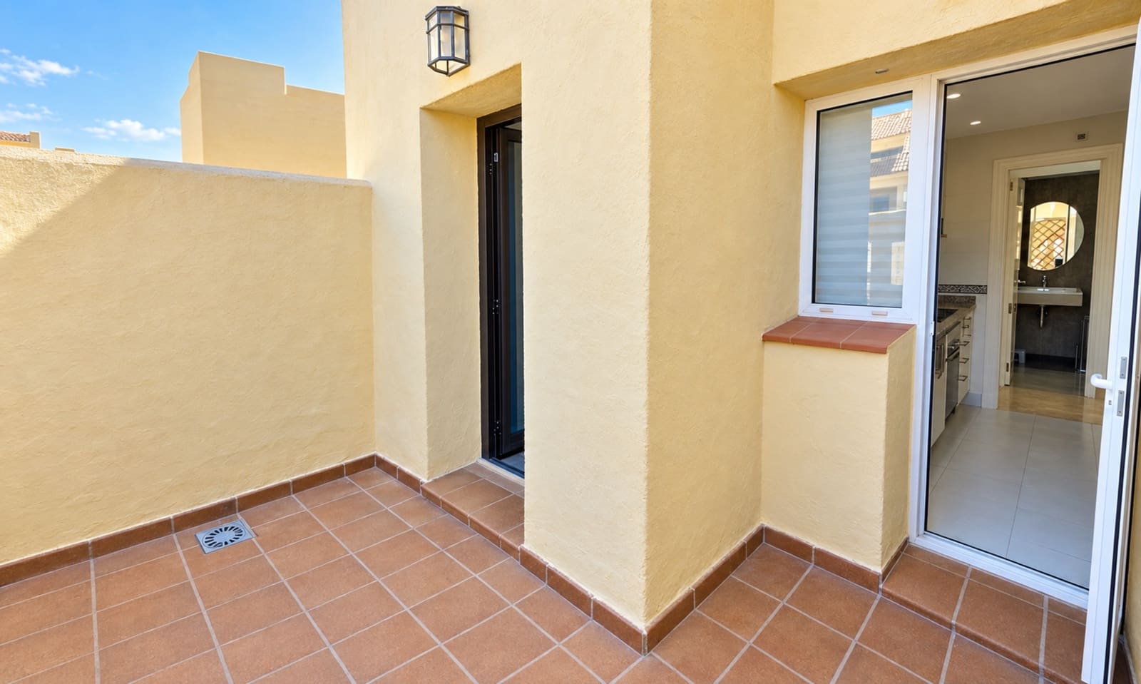 2 quarto Penthouse para venda em La Duquesa / Puerto de la Duquesa com piscina garagem - 259 000 € (Ref: 10159272)