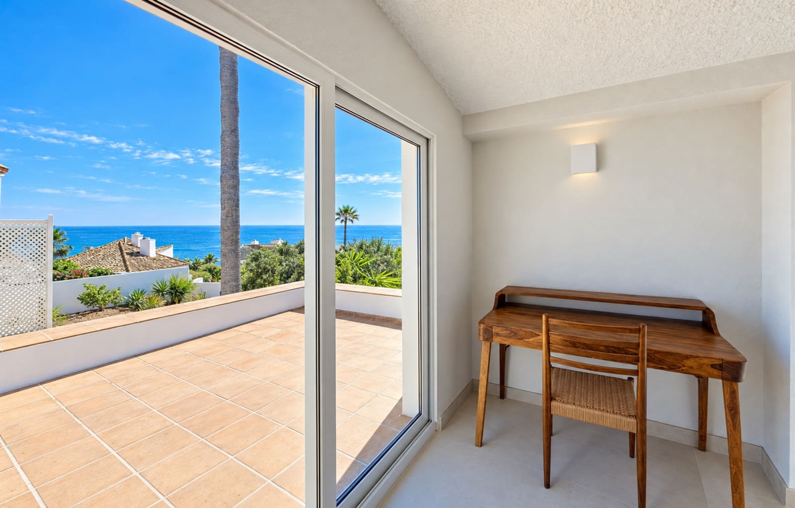 5 quarto Moradia para venda em Estepona com piscina garagem - 1 950 000 € (Ref: 10161210)