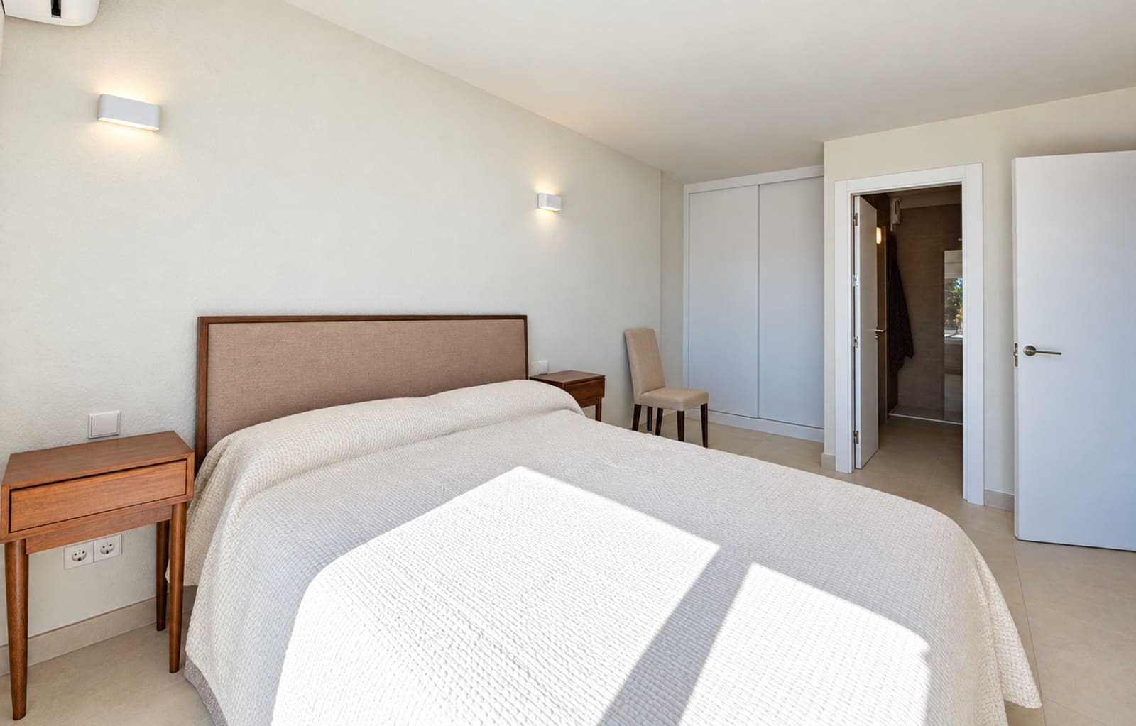 5 quarto Moradia para venda em Estepona com piscina garagem - 1 950 000 € (Ref: 10161210)