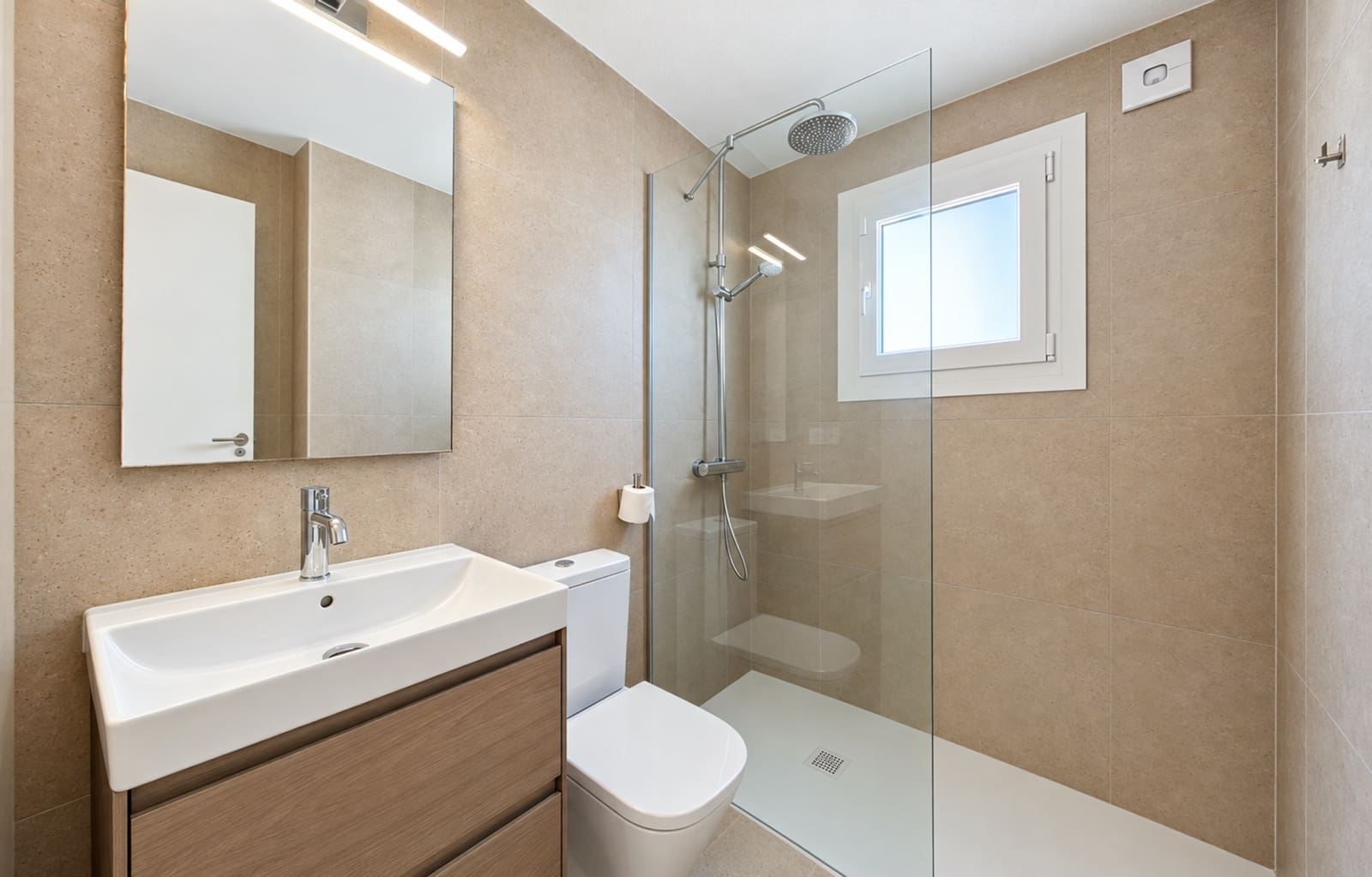 5 quarto Moradia para venda em Estepona com piscina garagem - 1 950 000 € (Ref: 10161210)