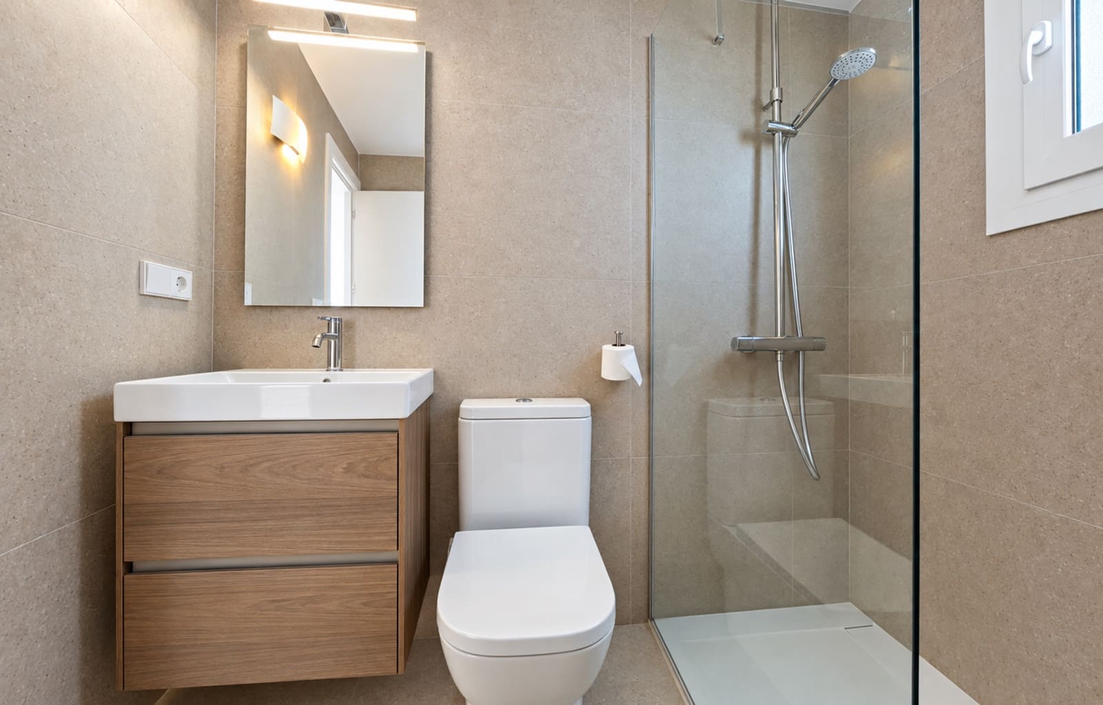 5 quarto Moradia para venda em Estepona com piscina garagem - 1 950 000 € (Ref: 10161210)