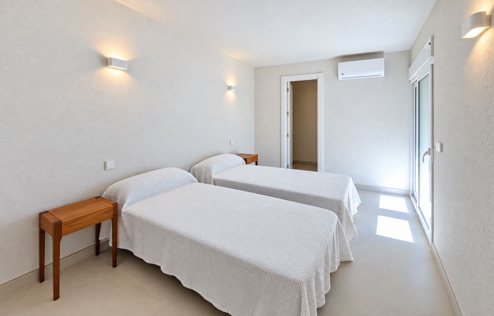 5 quarto Moradia para venda em Estepona com piscina garagem - 1 950 000 € (Ref: 10161210)