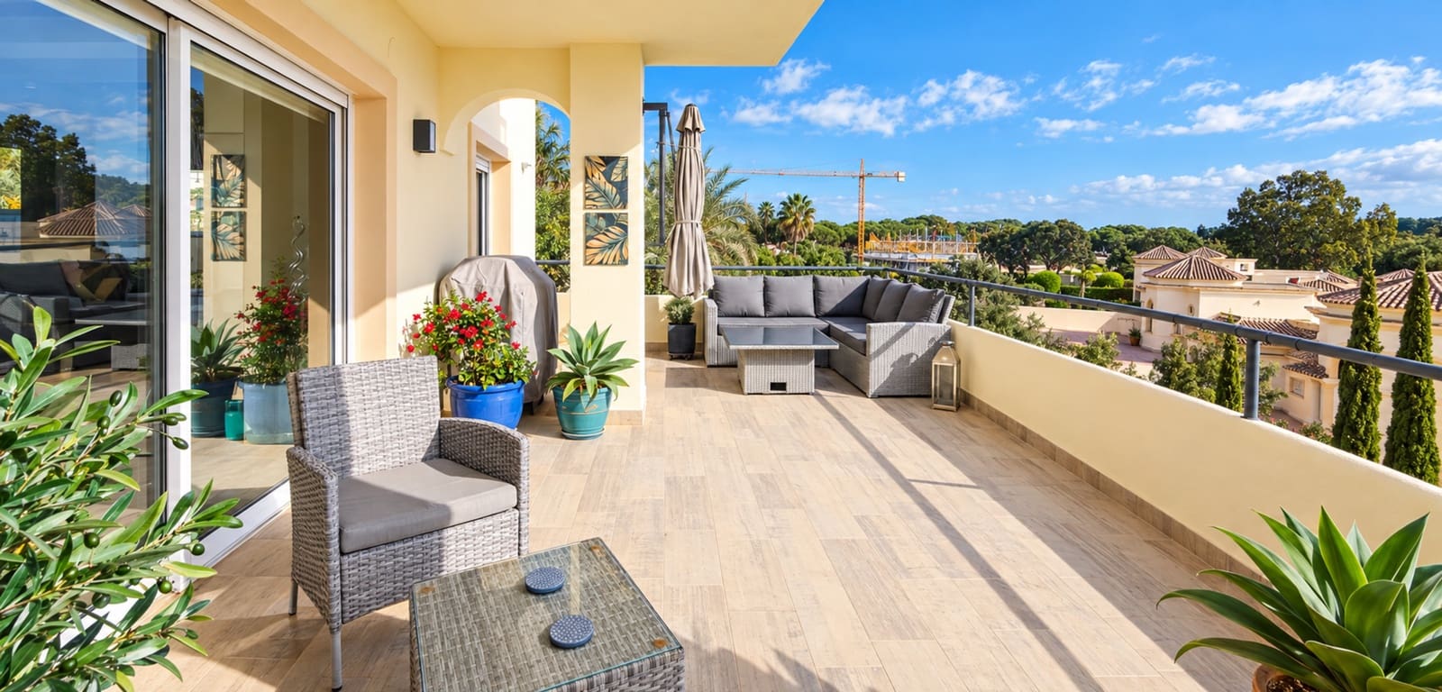 3 soveværelse Penthouse til salg i San Roque med swimmingpool garage - € 629.000 (Ref: 10164800)