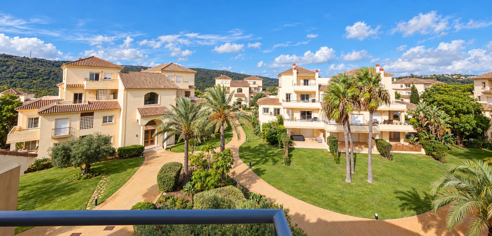 3 soveværelse Penthouse til salg i San Roque med swimmingpool garage - € 629.000 (Ref: 10164800)