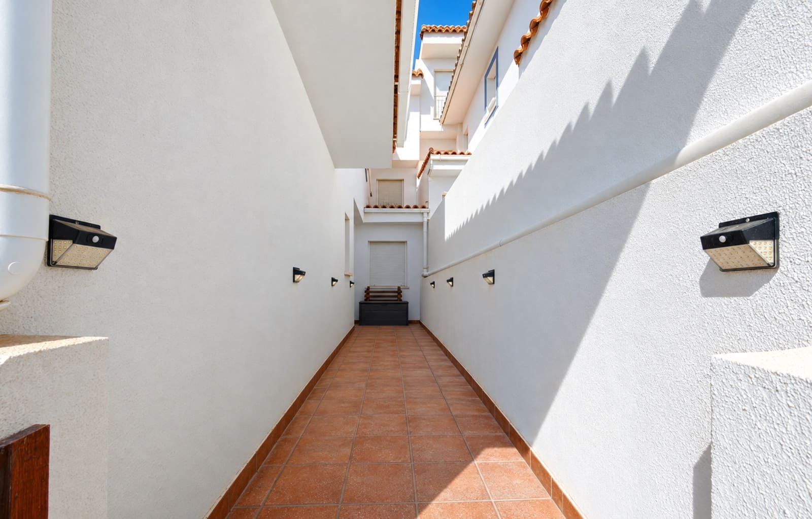2 bedroom Apartment for sale in La Duquesa / Puerto de la Duquesa with pool garage - € 230,000 (Ref: 10164801)