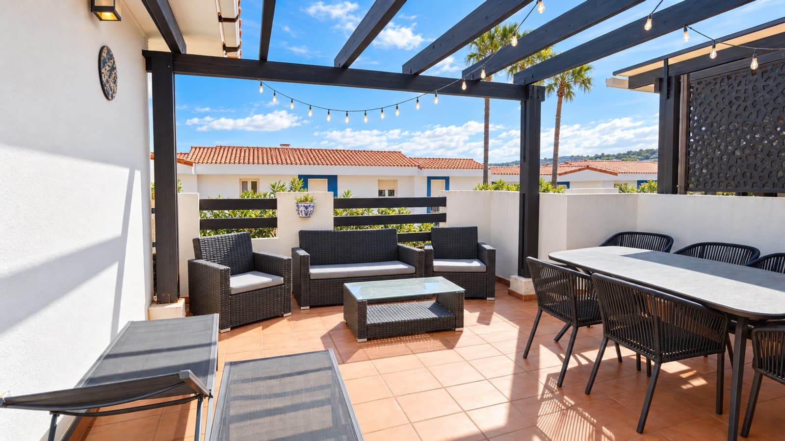 2 bedroom Apartment for sale in La Duquesa / Puerto de la Duquesa with pool garage - € 230,000 (Ref: 10164801)