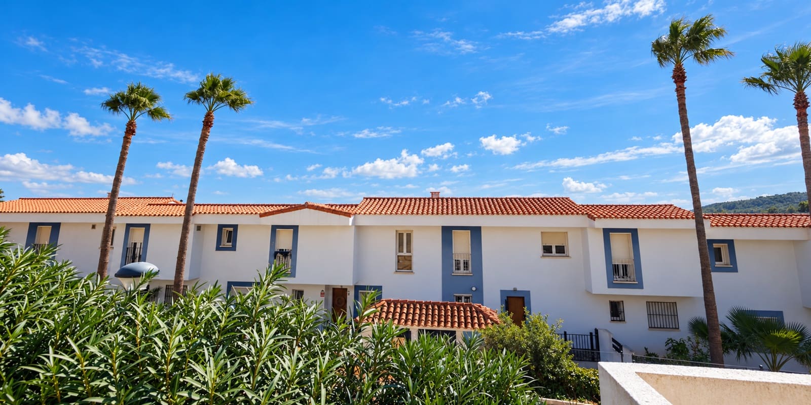 2 bedroom Apartment for sale in La Duquesa / Puerto de la Duquesa with pool garage - € 230,000 (Ref: 10164801)