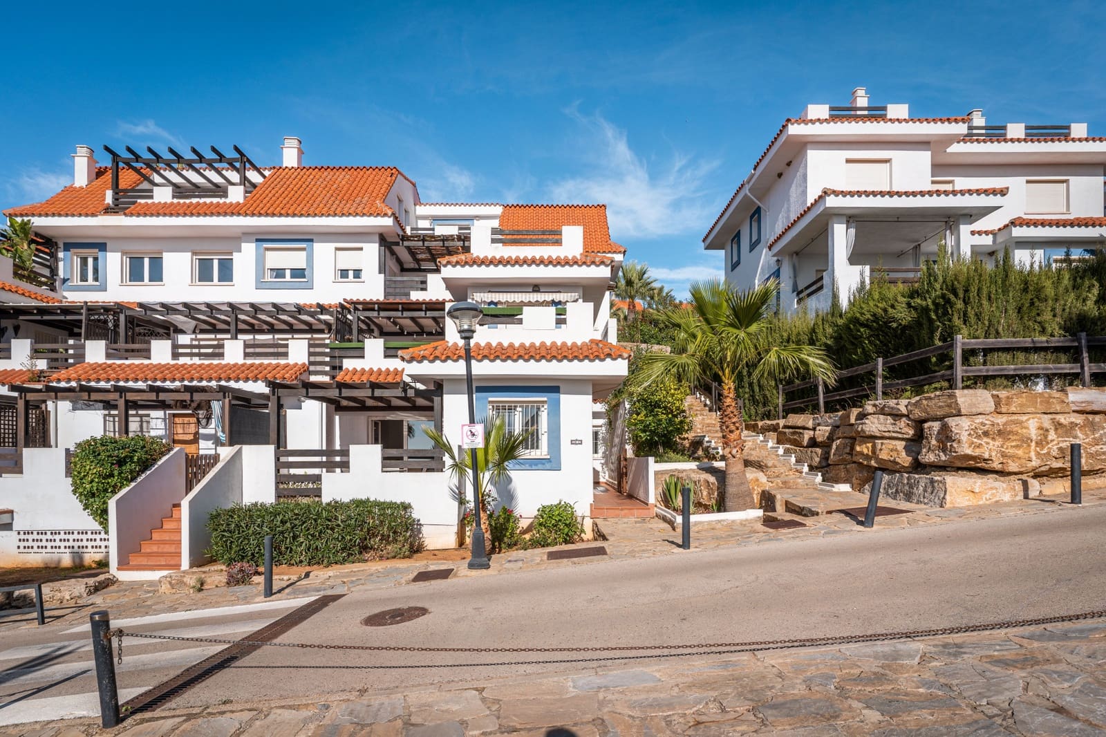 2 bedroom Apartment for sale in La Duquesa / Puerto de la Duquesa with pool garage - € 230,000 (Ref: 10164801)
