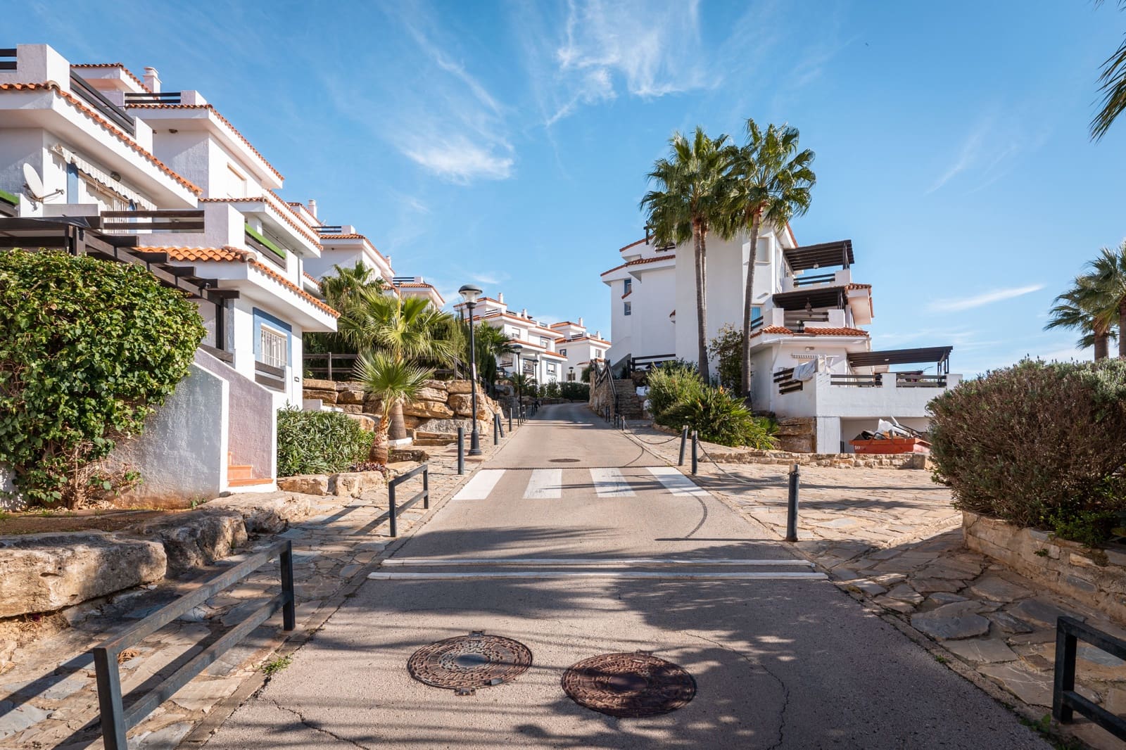 2 bedroom Apartment for sale in La Duquesa / Puerto de la Duquesa with pool garage - € 230,000 (Ref: 10164801)
