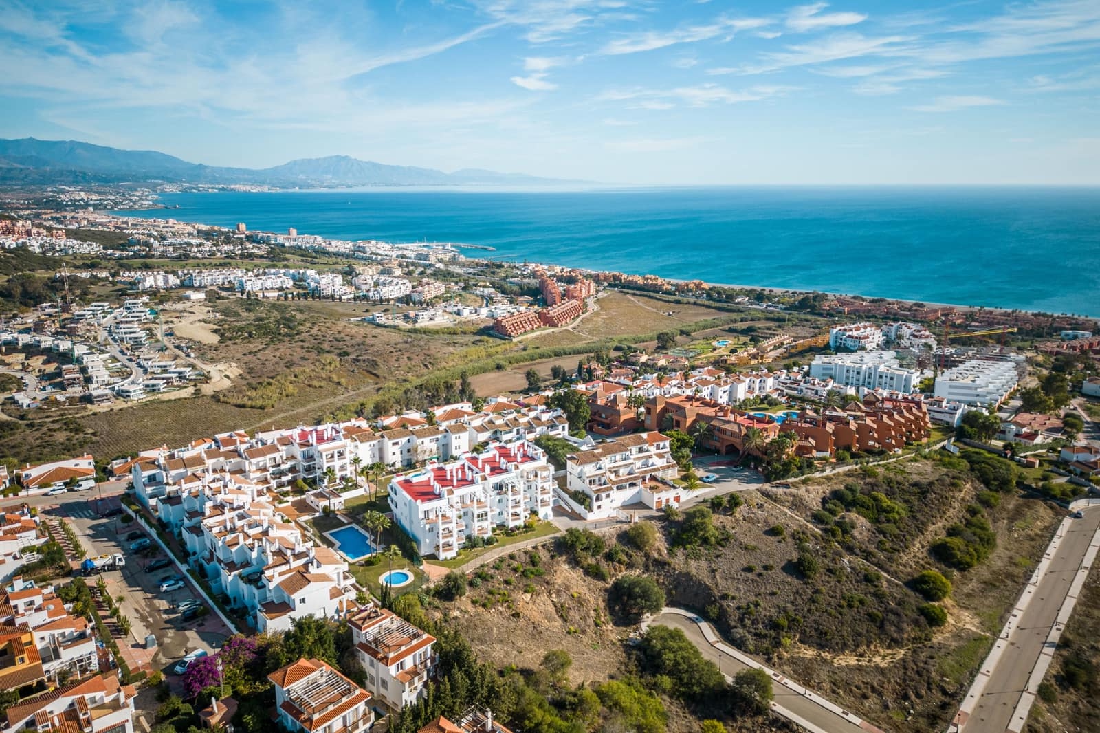 2 bedroom Apartment for sale in La Duquesa / Puerto de la Duquesa with pool garage - € 230,000 (Ref: 10164801)