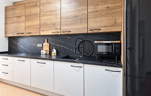 2 makuuhuone Huoneisto myytävänä paikassa San Luis de Sabinillas, Manilva mukana uima-altaan 
autotalli - 425 000 € (Ref: 10166313)