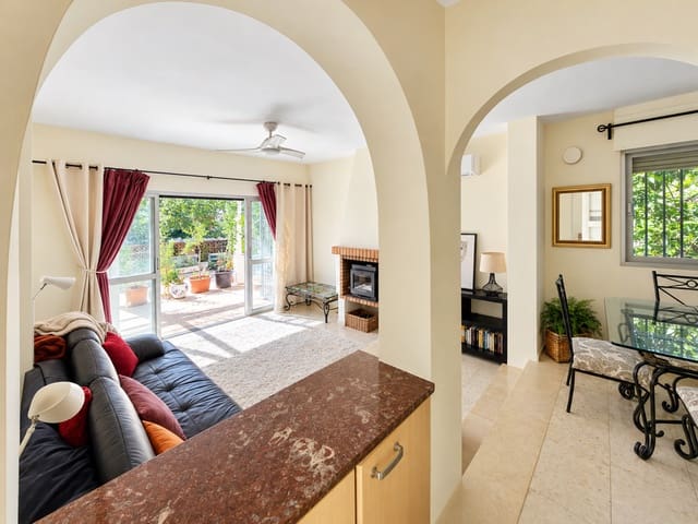 Pareado de 3 habitaciones en La Duquesa / Puerto de la Duquesa, Manilva en venta con piscina - 329.000 € (Ref: 10171207)